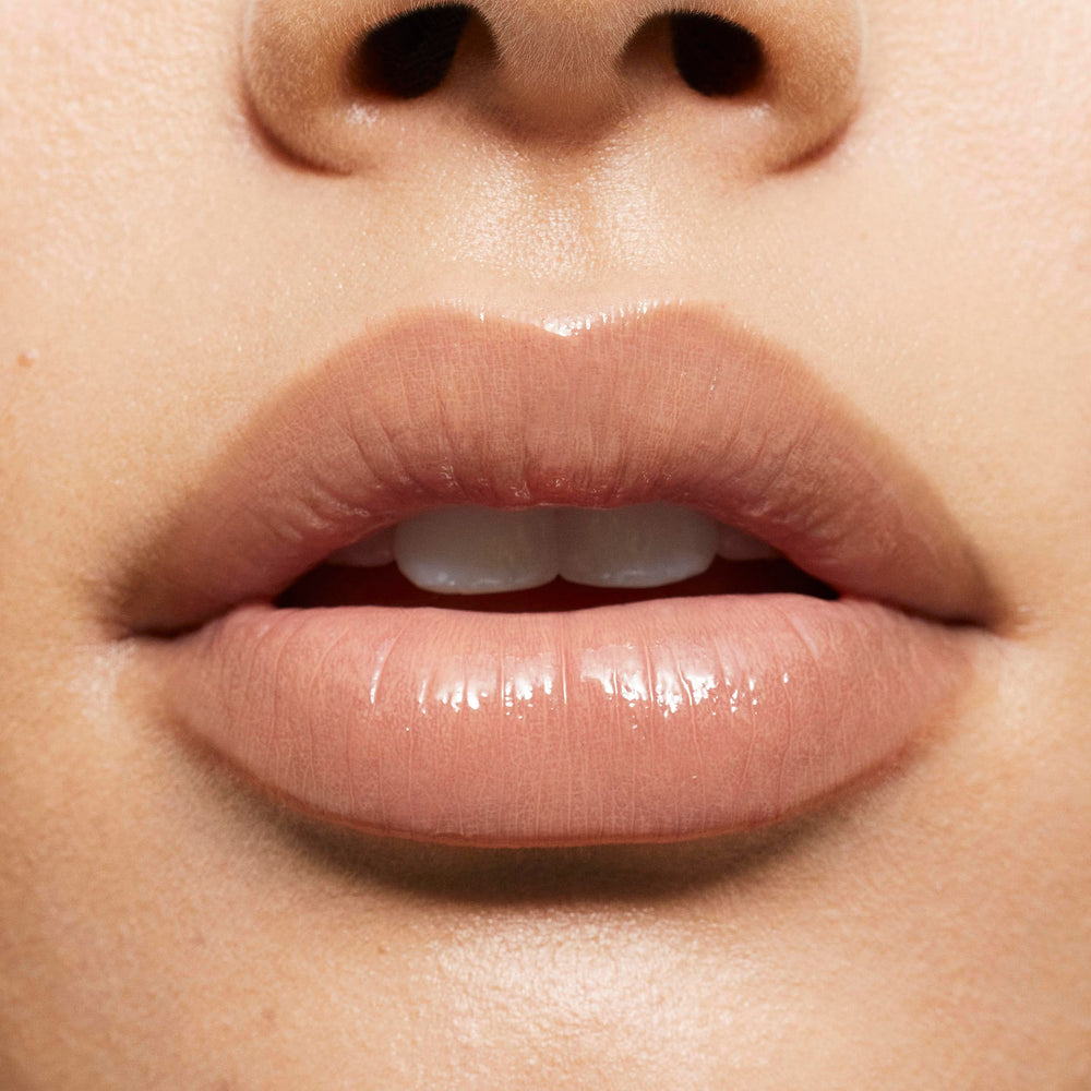 Блеск для губ Kylie Cosmetics High Gloss, peachy nude/gorgeous girls
Блеск для губ Kylie Cosmetics High Gloss, peachy nude/gorgeous girls