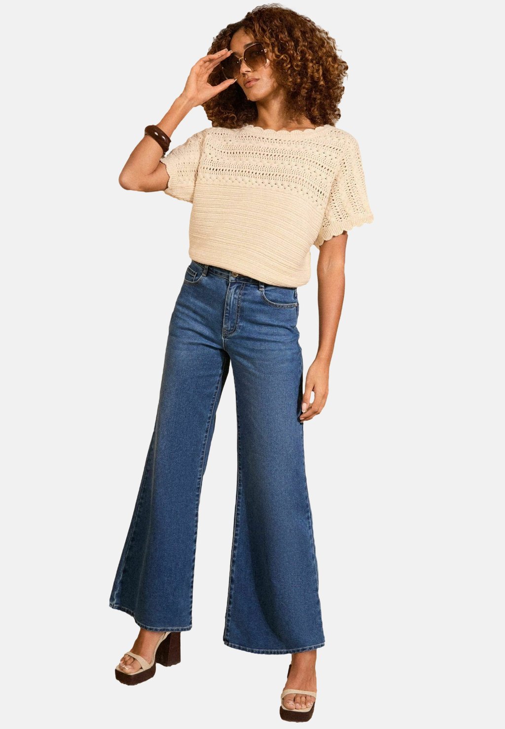 Футболка с принтом SCALLOP STITCH GROWN ON SLEEVE Love & Roses, бежевый
Футболка с принтом SCALLOP STITCH GROWN ON SLEEVE Love & Roses, бежевый