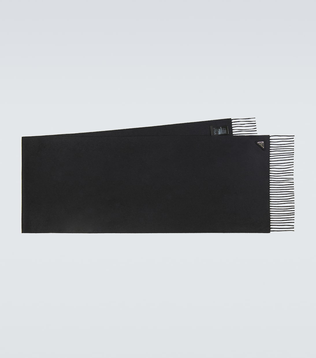 Шелковый и кашемировый шарф Prada, черный
Шелковый и кашемировый шарф Prada, черный