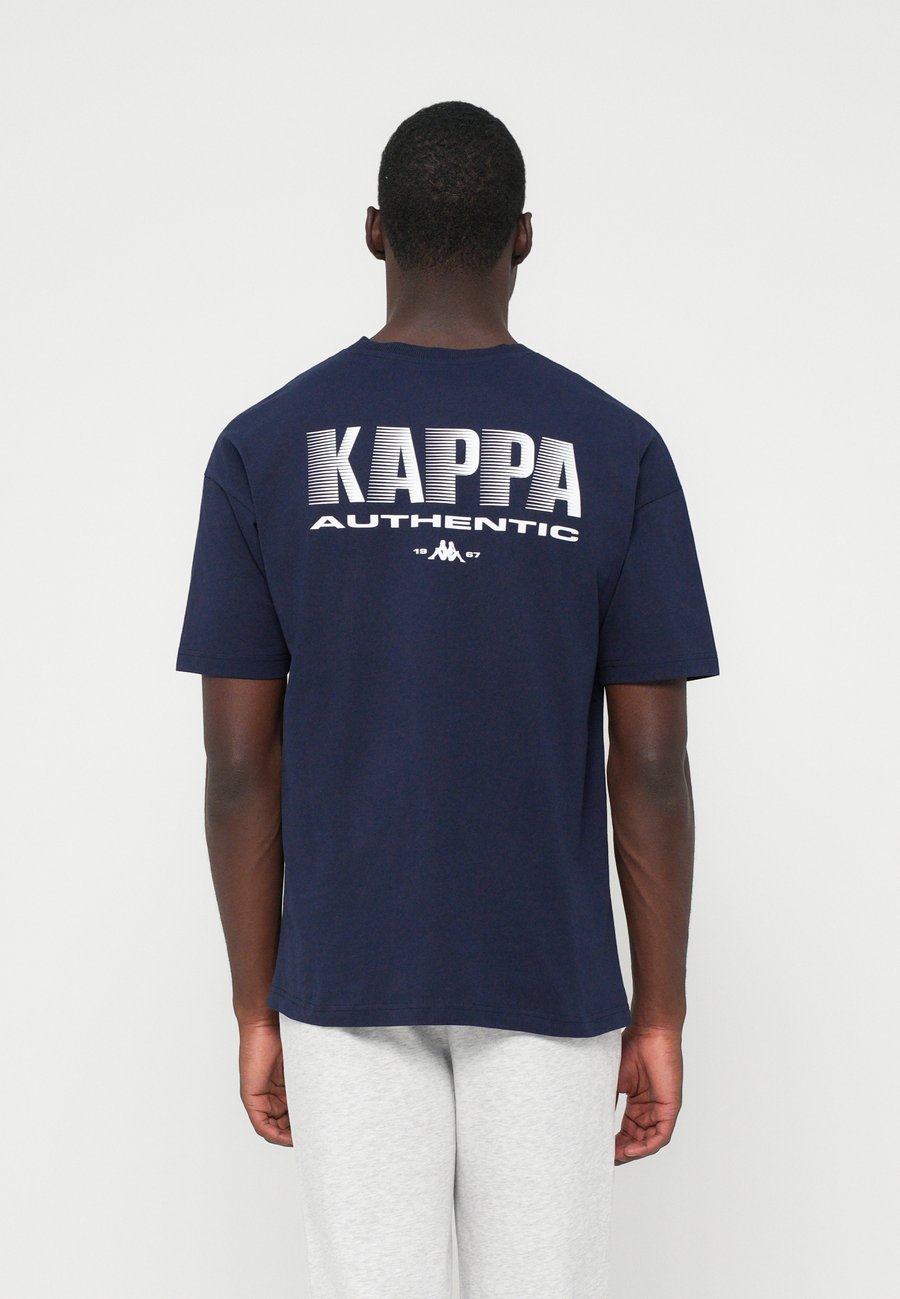 Футболка Kappa AUTHENTIC OLMIA, Blue Iris/White/Blue, Белый, Футболка Kappa AUTHENTIC OLMIA, Blue Iris/White/Blue
Футболка Kappa AUTHENTIC OLMIA, Blue Iris/White/Blue, Белый, Футболка Kappa AUTHENTIC OLMIA, Blue Iris/White/Blue