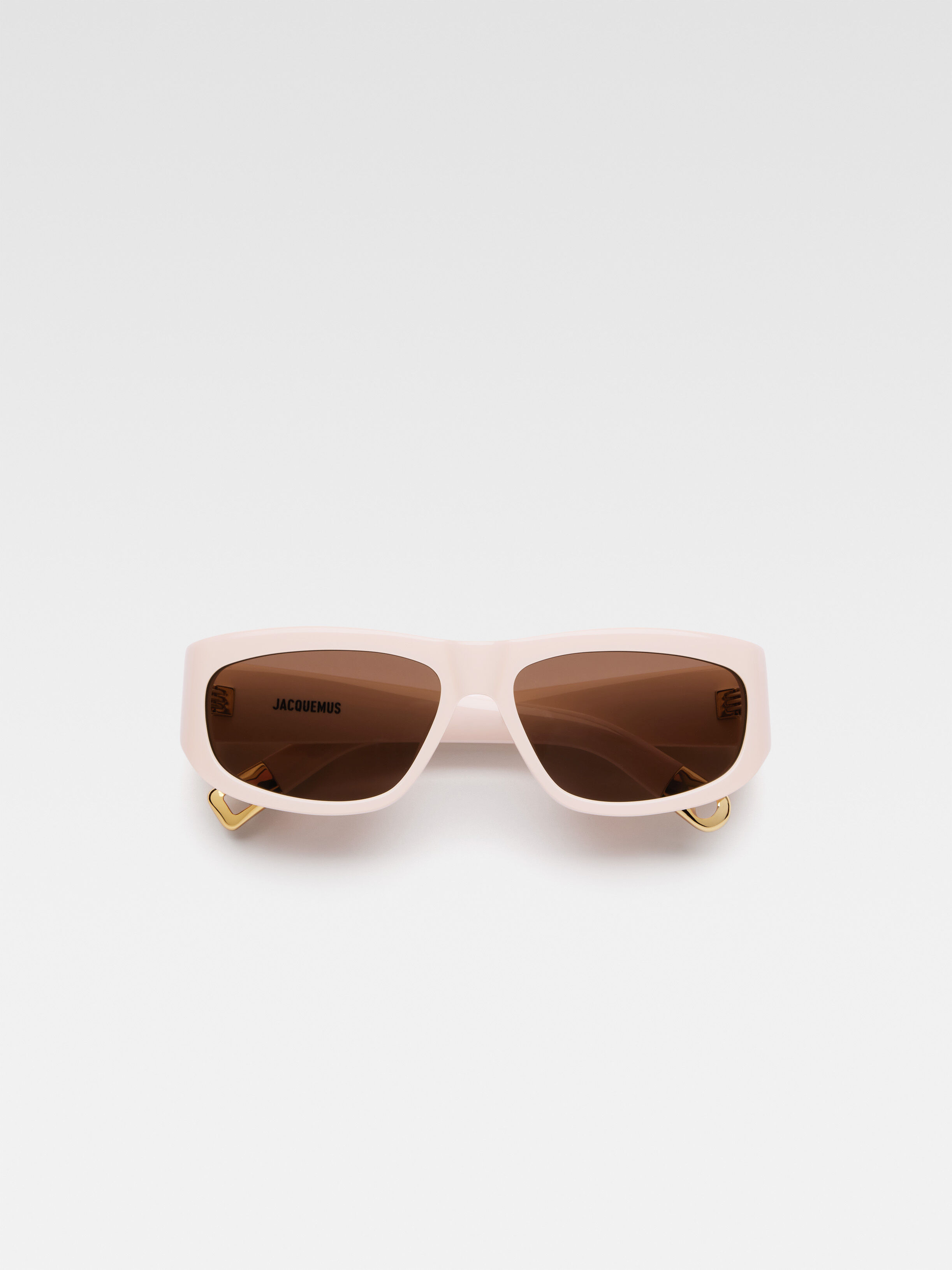 Солнцезащитные очки в D-образной оправе JACQUEMUS The Pilota sunglasses, светло-бежевый
Солнцезащитные очки в D-образной оправе JACQUEMUS The Pilota sunglasses, светло-бежевый