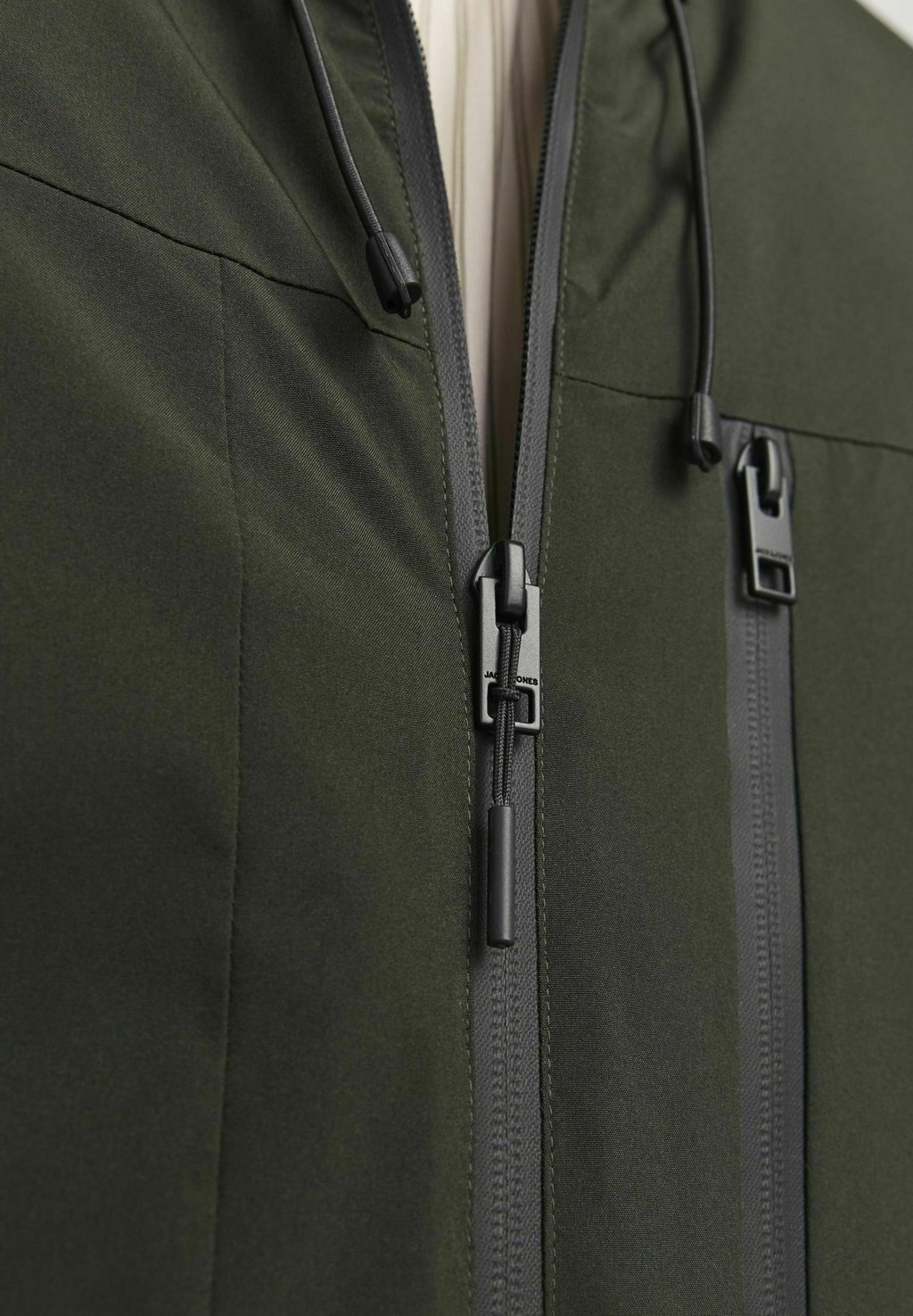 Парка JJPAYNE JACKET Jack & Jones, оливковый
Парка JJPAYNE JACKET Jack & Jones, оливковый