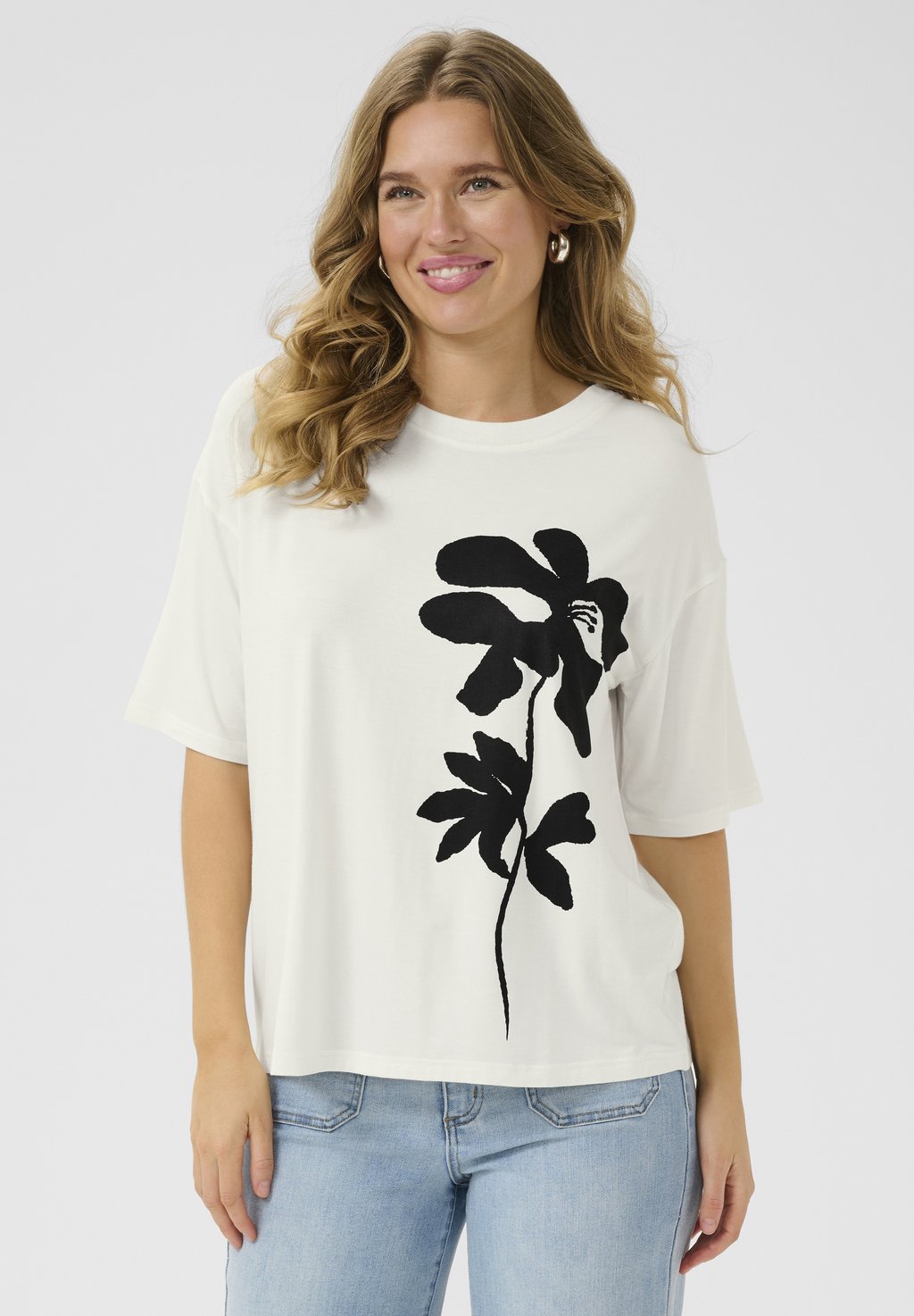 Футболка с принтом KAANNALEE Kaffe, кремовый, Бежевый, Футболка с принтом KAANNALEE Kaffe, кремовый
Футболка с принтом KAANNALEE Kaffe, кремовый, Бежевый, Футболка с принтом KAANNALEE Kaffe, кремовый