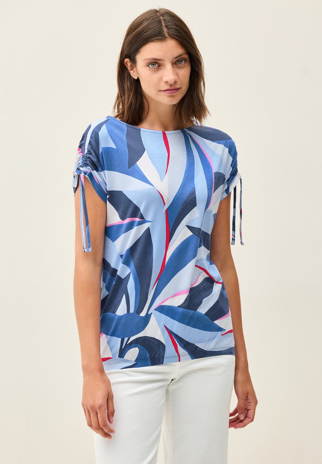 Футболка с принтом MIT RAFFUNG Cecil, темно-синий
Футболка с принтом MIT RAFFUNG Cecil, темно-синий