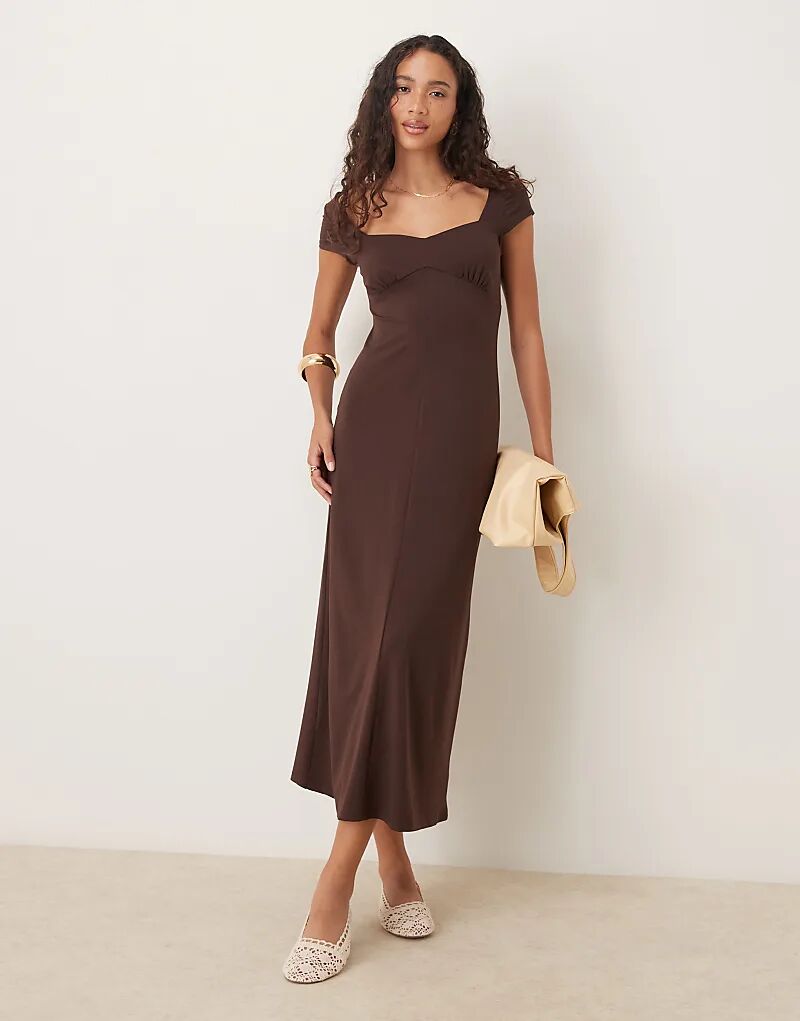 Платье миди с короткими рукавами ASOS DESIGN шоколадного цвета
Платье миди с короткими рукавами ASOS DESIGN шоколадного цвета