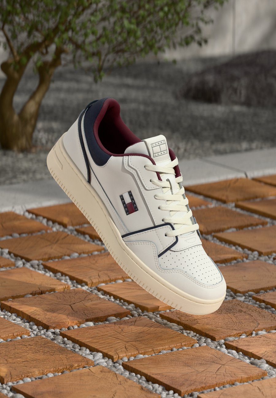 Кроссовки Tommy Jeans RETRO BASKET, Blue/White/Blue/Blue
Кроссовки Tommy Jeans RETRO BASKET, Blue/White/Blue/Blue