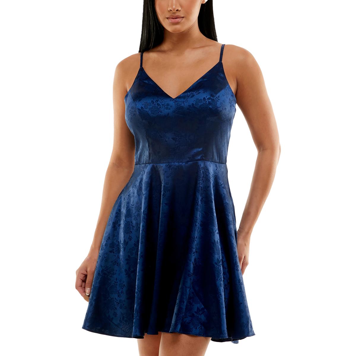 Платье мини для женщин из атласного жаккарда для юниоров B. Darlin, темно-синий
Платье мини для женщин из атласного жаккарда для юниоров B. Darlin, темно-синий