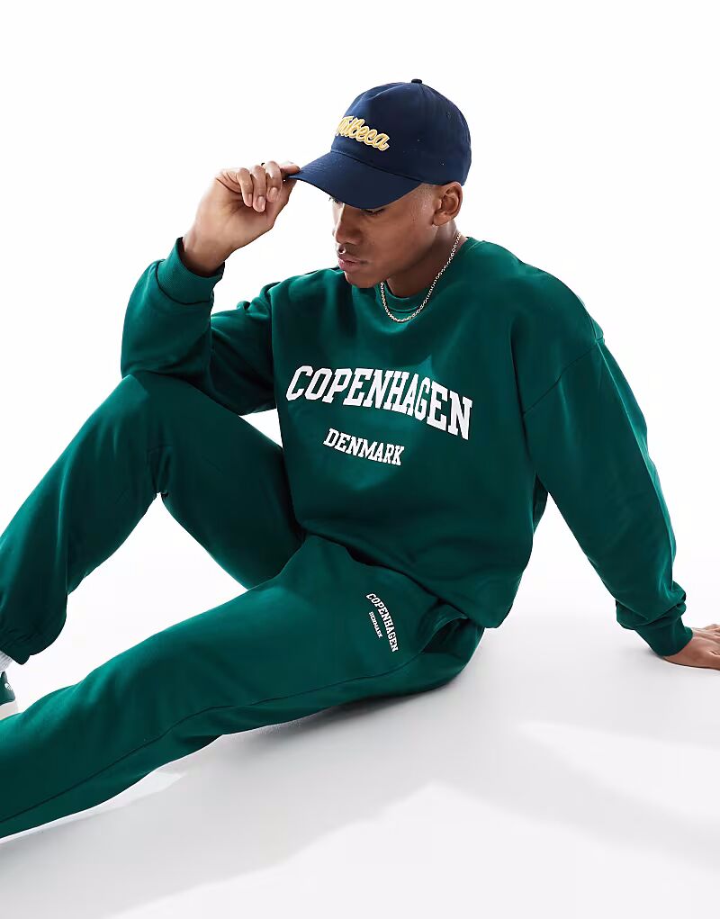 Толстовка New Look Copenhagen темно-зеленого цвета 
Толстовка New Look Copenhagen темно-зеленого цвета