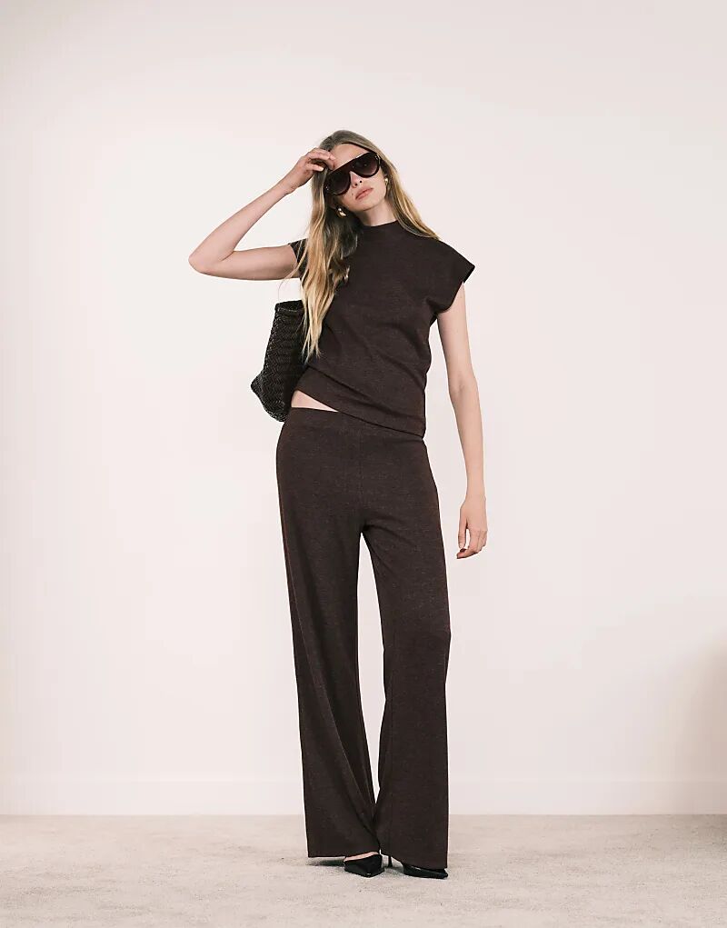 Мягкие прямые брюки Mango Michi бордового цвета
Мягкие прямые брюки Mango Michi бордового цвета