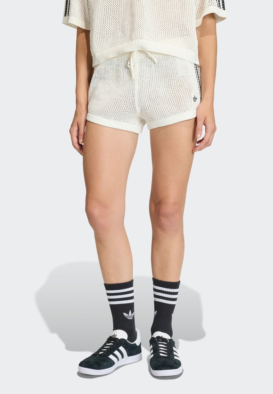 Шорты Adidas Originals Shorts, Off White/Off-White
Шорты Adidas Originals Shorts, Off White/Off-White