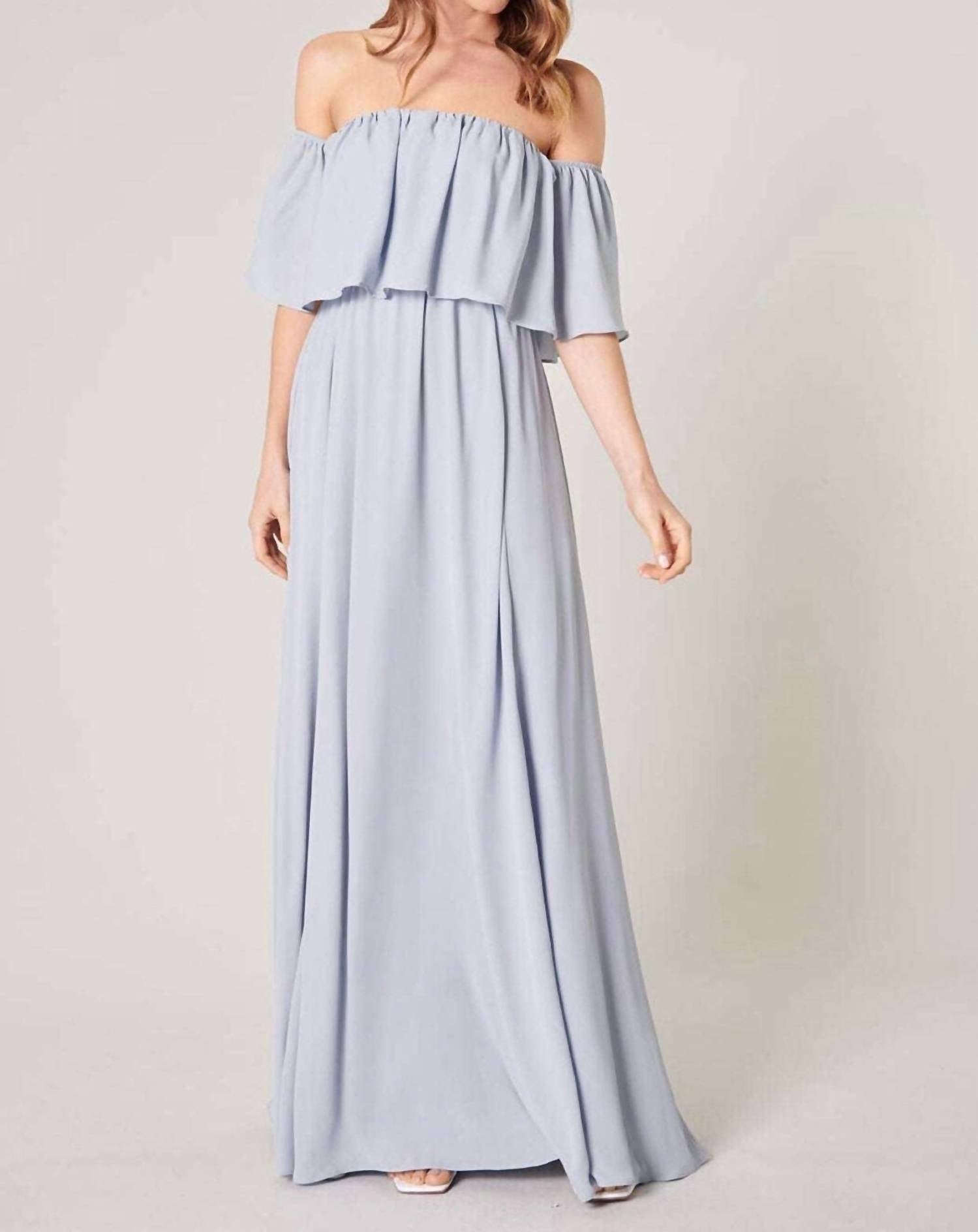 Шифоновое платье с открытыми плечами нежно-голубого цвета SUGARLIPS
Шифоновое платье с открытыми плечами нежно-голубого цвета SUGARLIPS