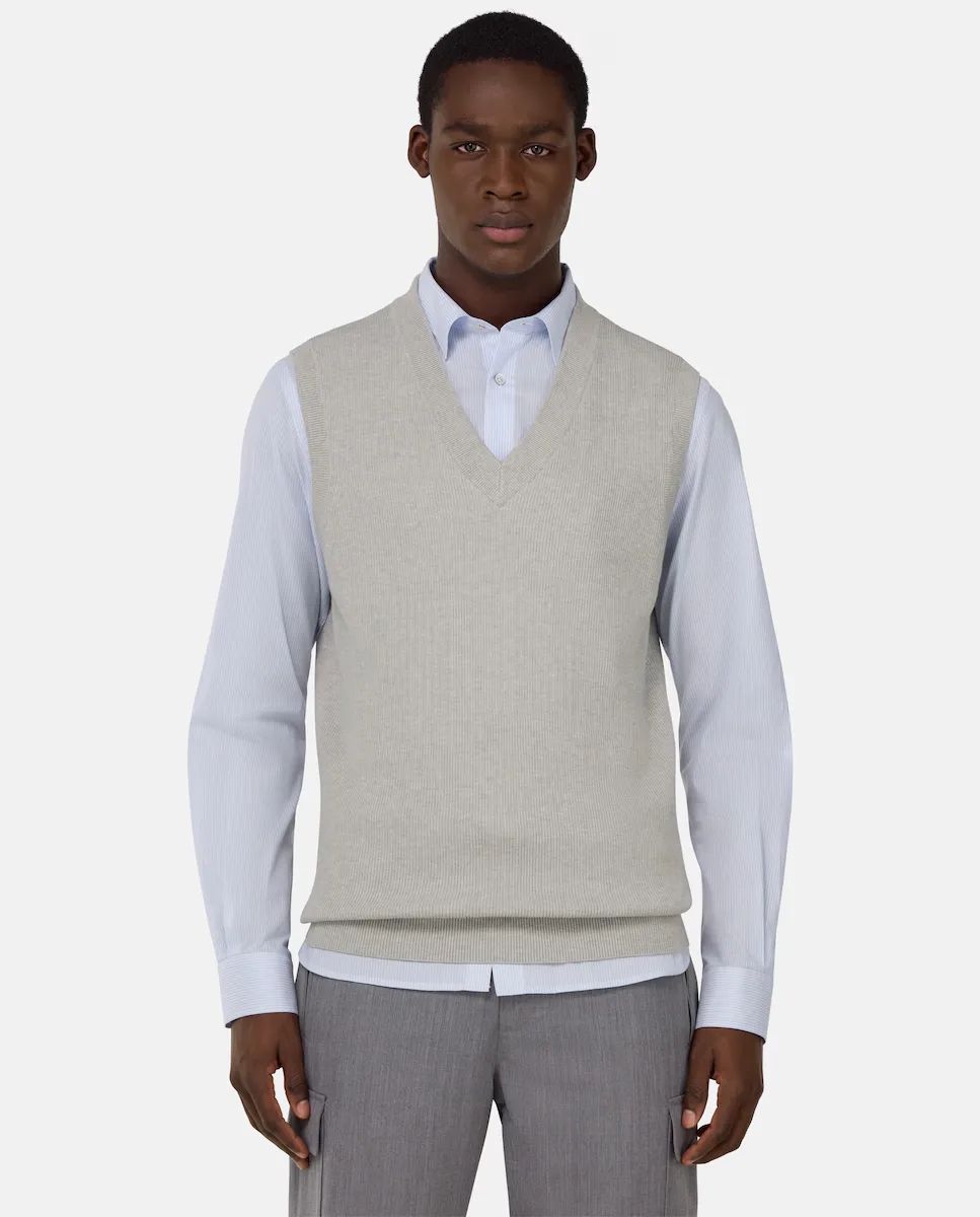 Мужской жилет с V-образным вырезом из хлопкового шелка Boggi Milano, серый
Мужской жилет с V-образным вырезом из хлопкового шелка Boggi Milano, серый