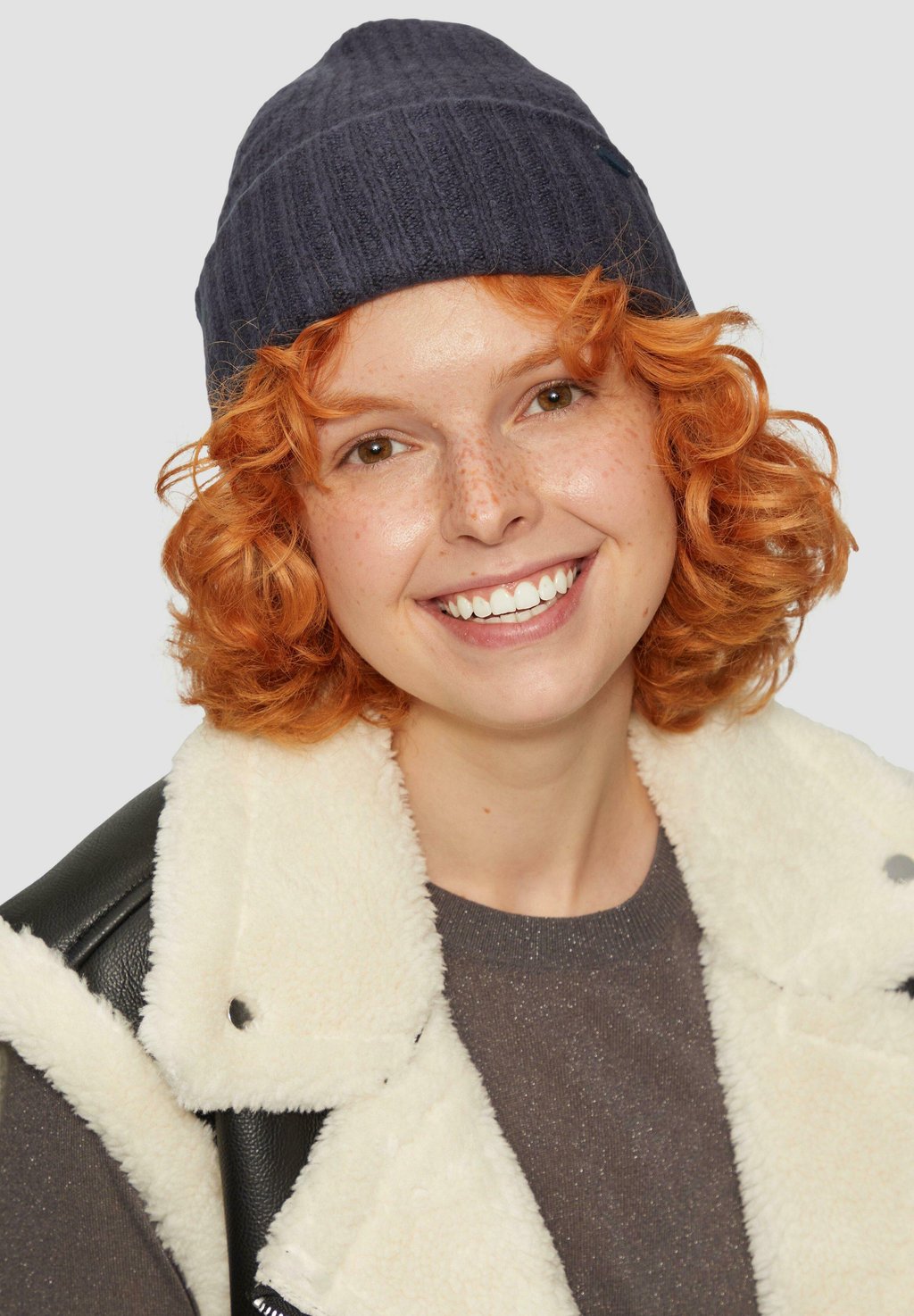 Шапка QS, темно-синий
Шапка QS, темно-синий