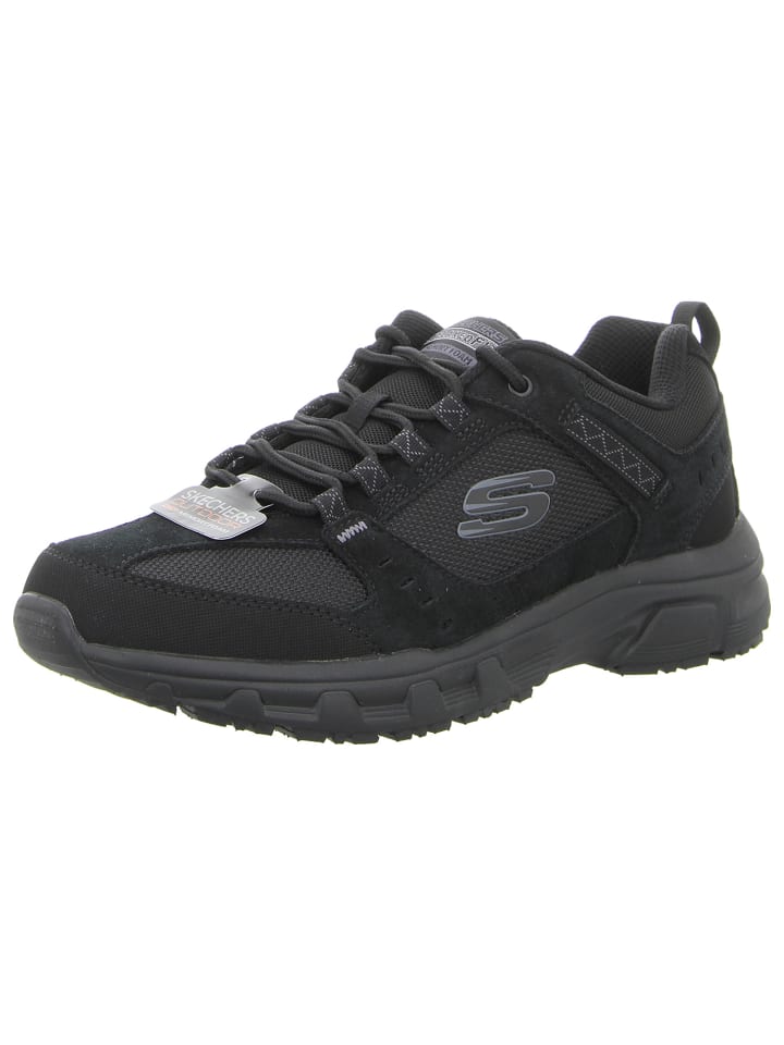 Черные кроссовки Skechers
Черные кроссовки Skechers