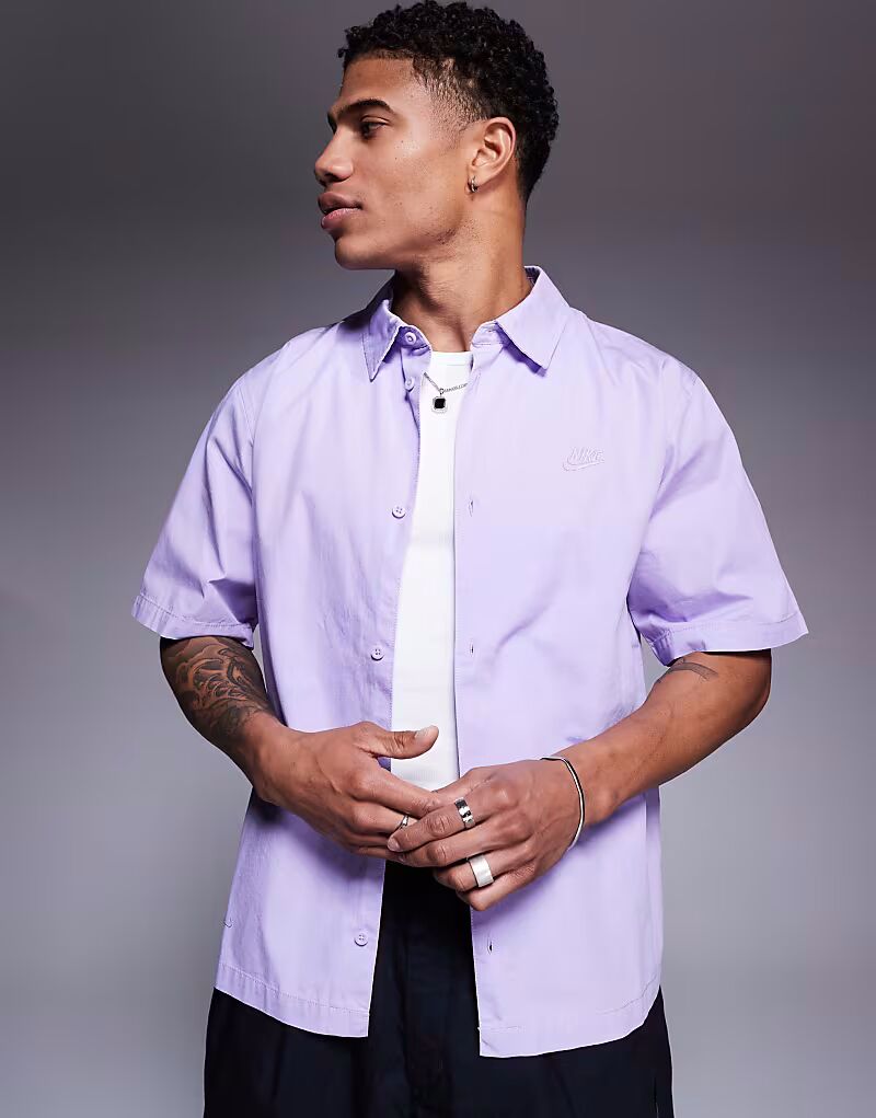 Футболка Nike Club с коротким рукавом сиреневого цвета
Футболка Nike Club с коротким рукавом сиреневого цвета