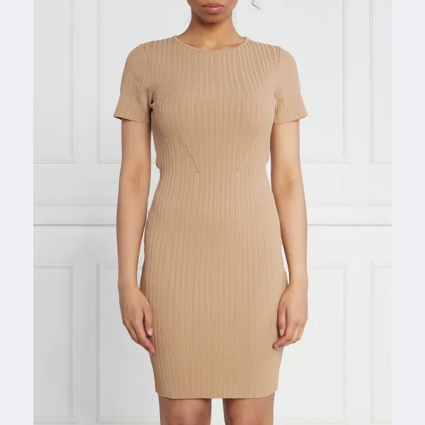 Платье es ss anne swtr Guess, бежевый
Платье es ss anne swtr Guess, бежевый