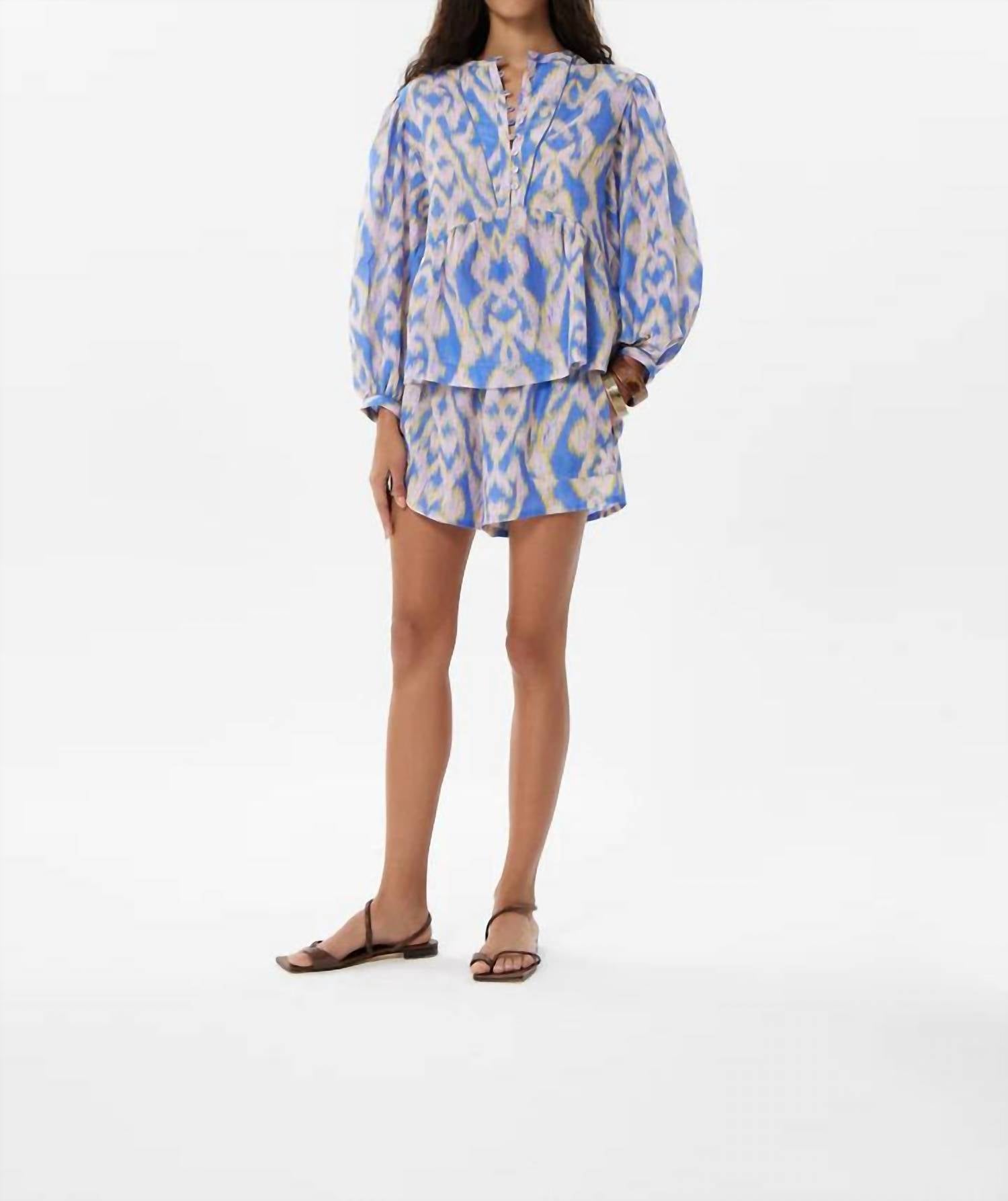 Блузка Moreno Irina в этническом лавандовом цвете Maria Cher
Блузка Moreno Irina в этническом лавандовом цвете Maria Cher