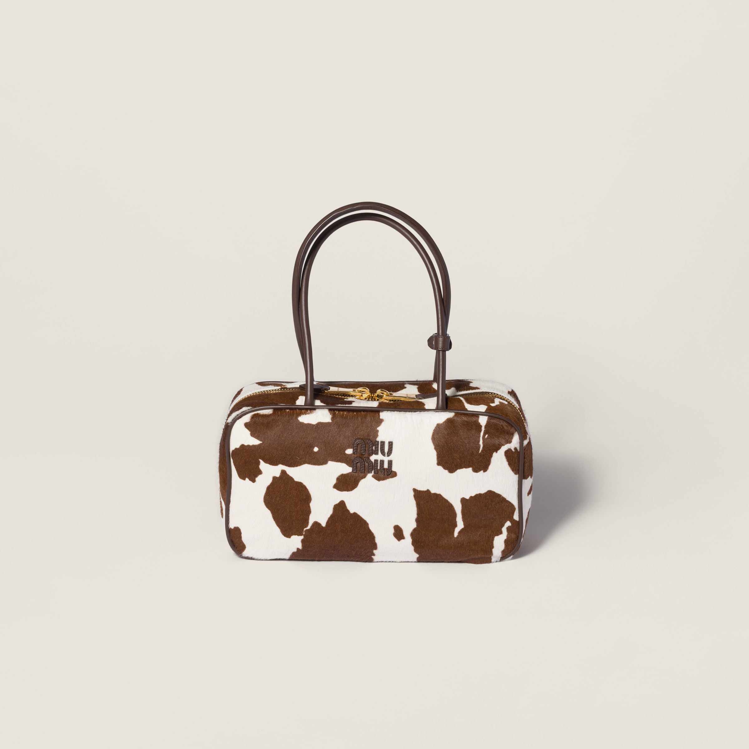 Сумка beau из телячьей шкуры MIU MIU, белый/жженая сиена
Сумка beau из телячьей шкуры MIU MIU, белый/жженая сиена