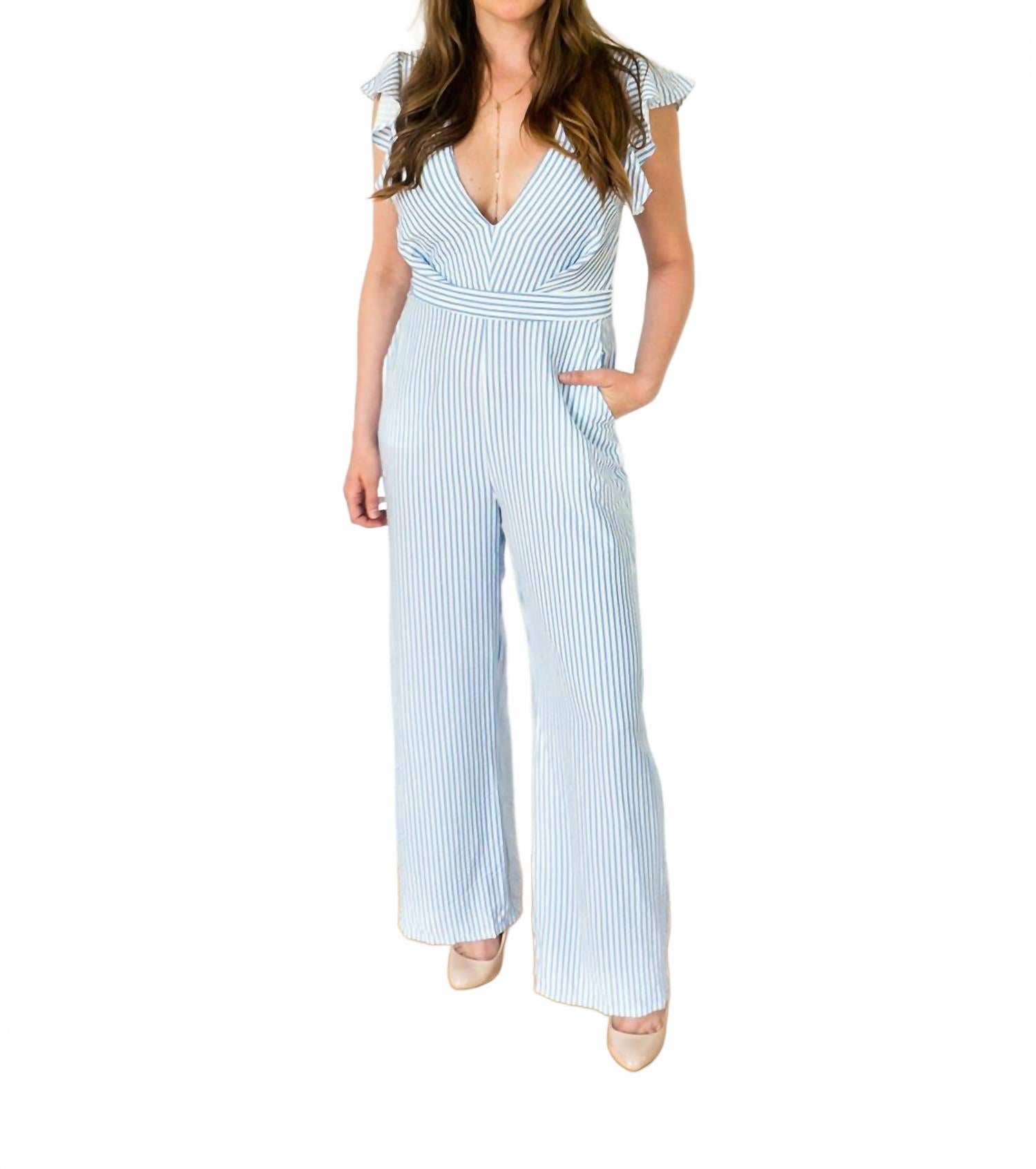 Синий полосатый комбинезон с открытой спиной и рюшами Fashion District LA
Синий полосатый комбинезон с открытой спиной и рюшами Fashion District LA