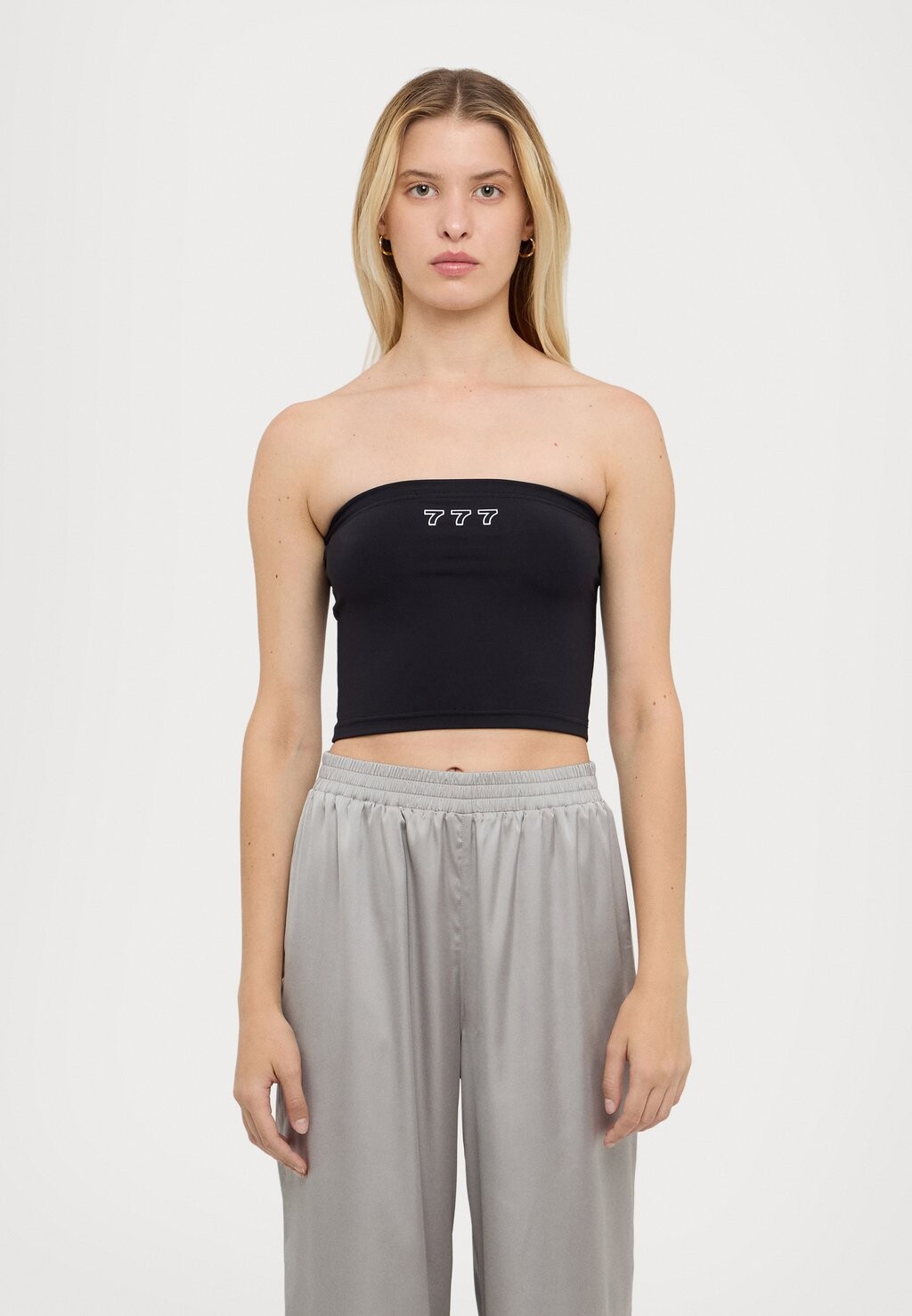 Блуза TUBE TOP 7 DAYS Active, черный
Блуза TUBE TOP 7 DAYS Active, черный