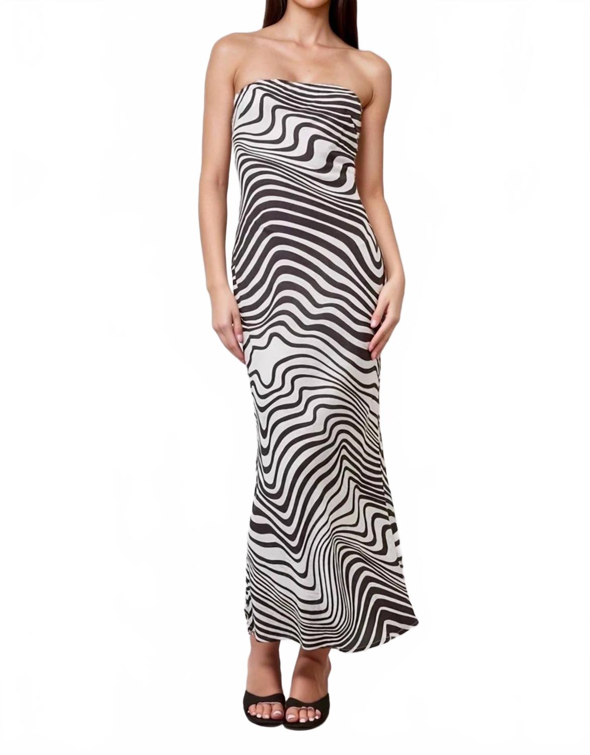 Платье макси Wild One в черно-белом цвете Pretty Garbage, черно-белый
Платье макси Wild One в черно-белом цвете Pretty Garbage, черно-белый