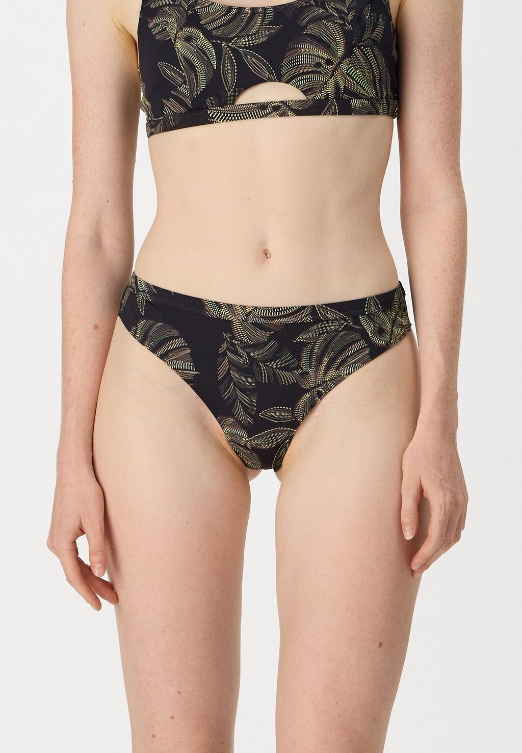 Плавки бикини ROXY THE SNAP TURN CHEEKY Roxy, черный
Плавки бикини ROXY THE SNAP TURN CHEEKY Roxy, черный