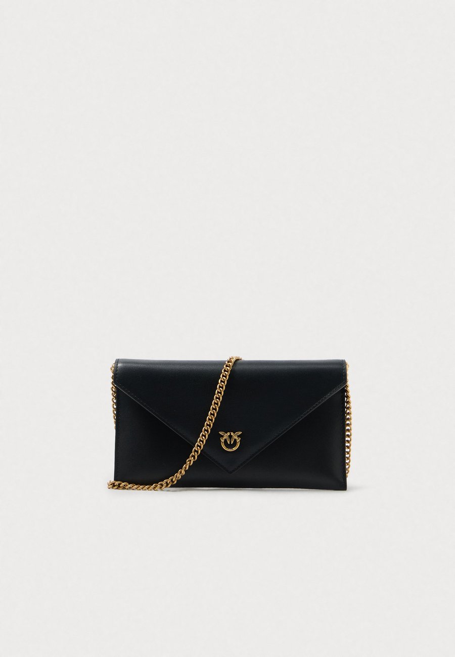 Сумка кросс-боди Pinko FLAT MINI, Nero/Gold-Coloured/Black
Сумка кросс-боди Pinko FLAT MINI, Nero/Gold-Coloured/Black