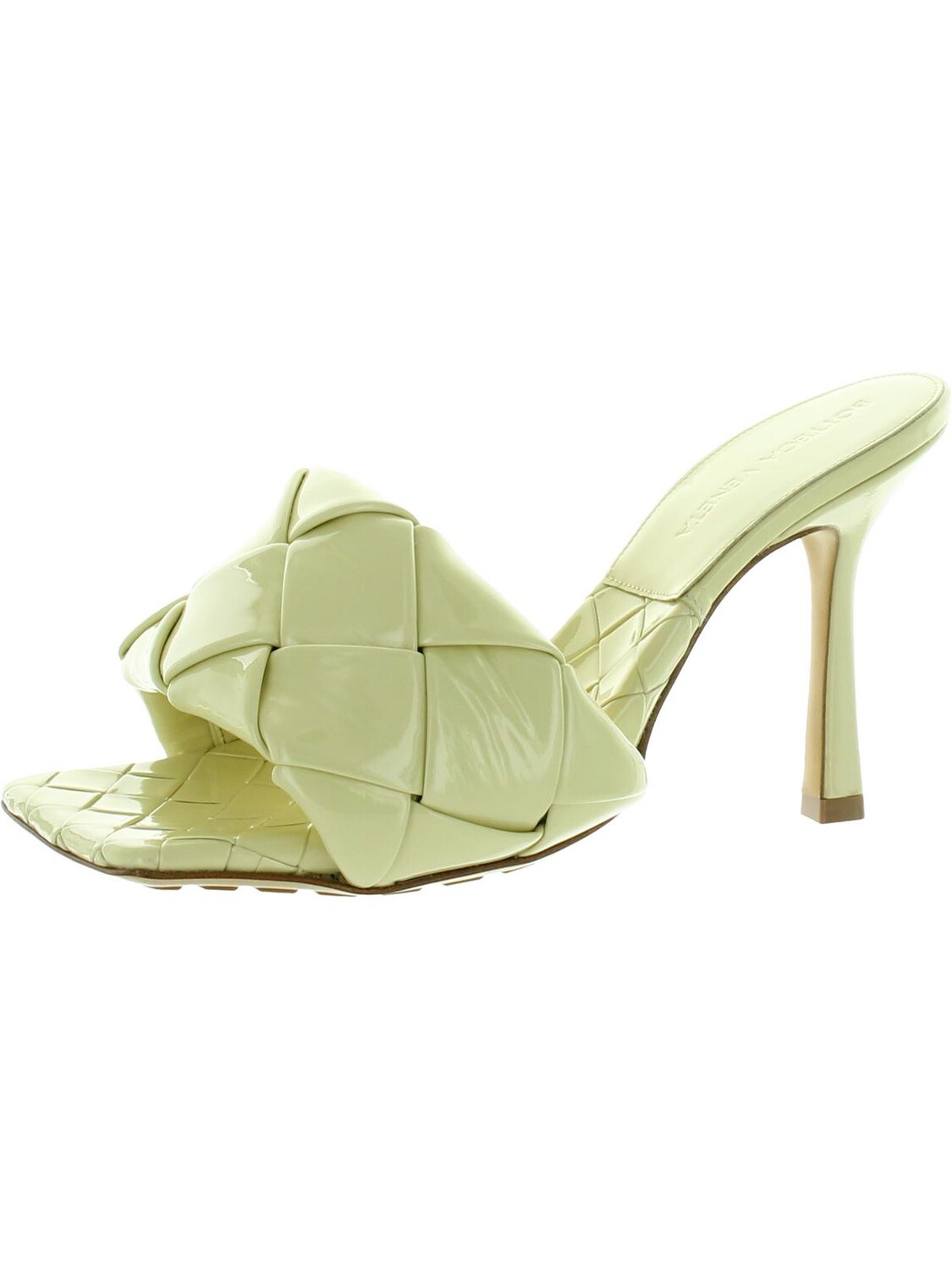 Женские тканые туфли из лакированной кожи Bottega Veneta, цвет Butter
Женские тканые туфли из лакированной кожи Bottega Veneta, цвет Butter