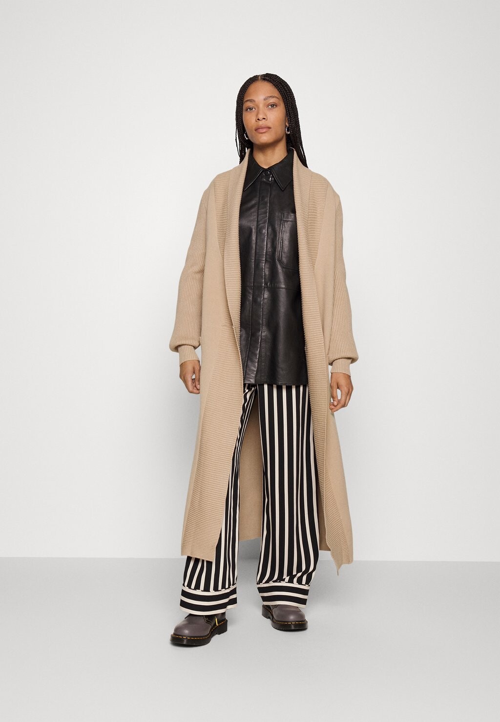 Кардиган LASCANA, коричневый
Кардиган LASCANA, коричневый