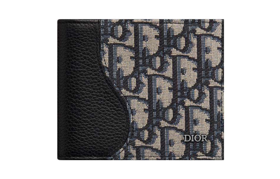 Кошелёк мужской Saddle Oblique Jacquard Fabric With Grain Calfskin Black/Beige DIOR, Box(Set+Box)
Кошелёк мужской Saddle Oblique Jacquard Fabric With Grain Calfskin Black/Beige DIOR, Box(Set+Box)