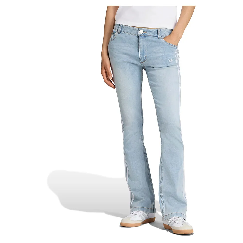 Джинсы adidas Originals Slim Denim jeans, синий
Джинсы adidas Originals Slim Denim jeans, синий