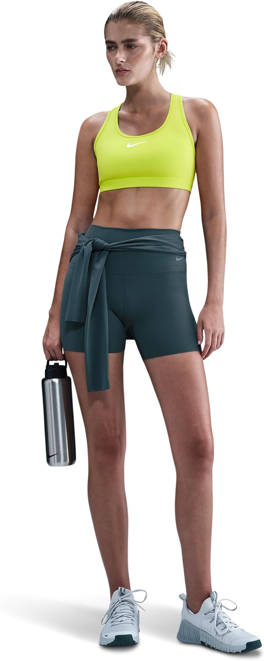 Женский бюстгальтер Swoosh средней поддержки Nike, Cyber/White
Женский бюстгальтер Swoosh средней поддержки Nike, Cyber/White