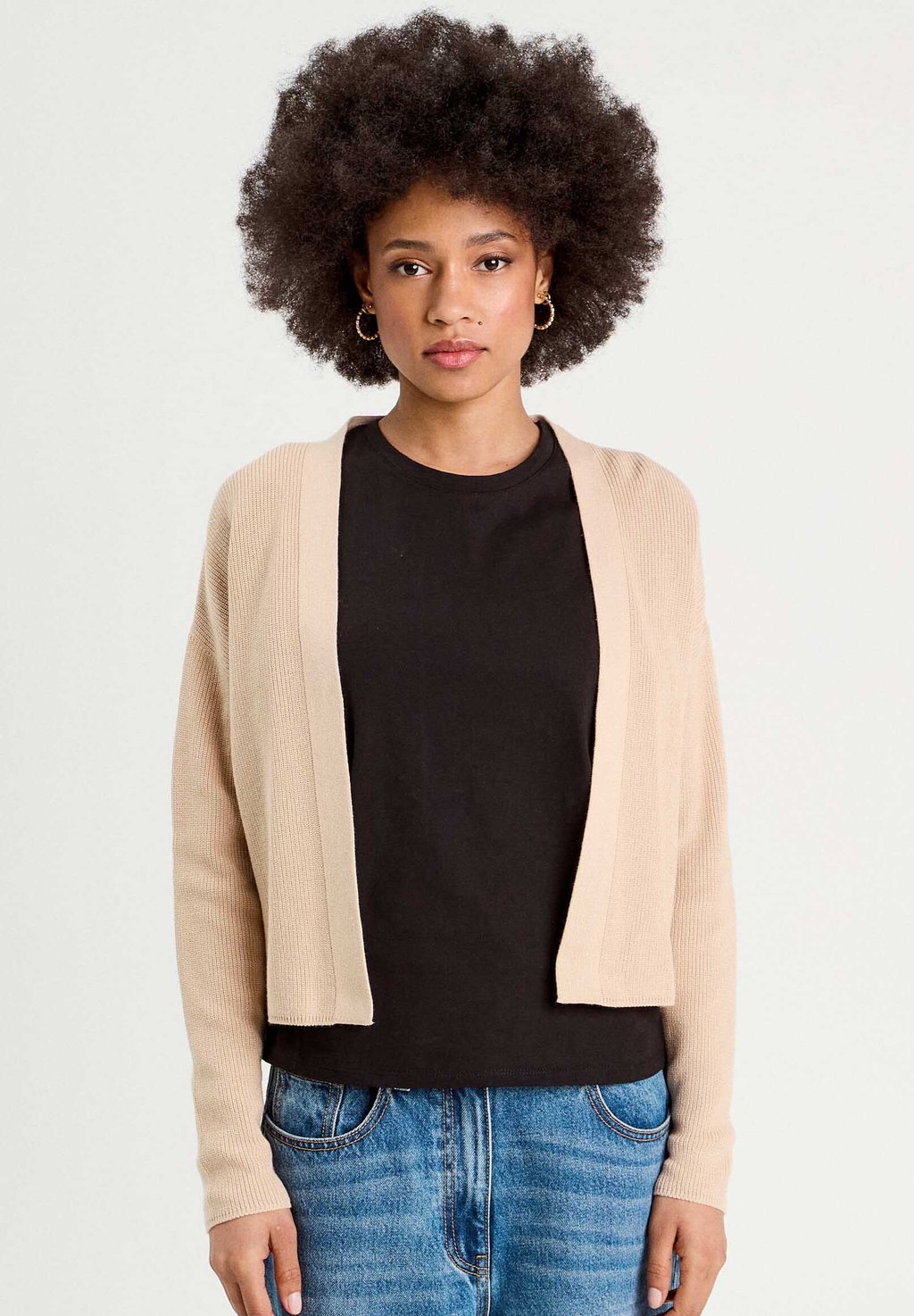 Кардиган LANGERÄMLIGE Cache Cache, песочный
Кардиган LANGERÄMLIGE Cache Cache, песочный