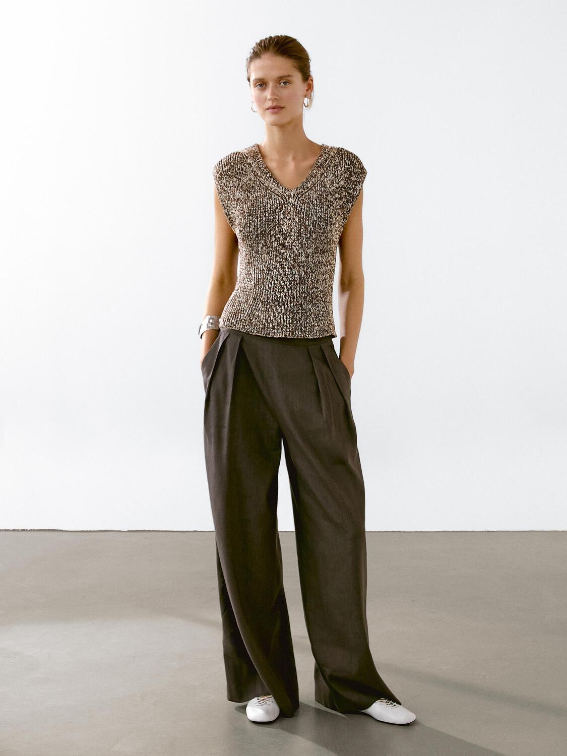 Топ из хлопка мулине с V-образным вырезом Massimo Dutti, коричневый
Топ из хлопка мулине с V-образным вырезом Massimo Dutti, коричневый