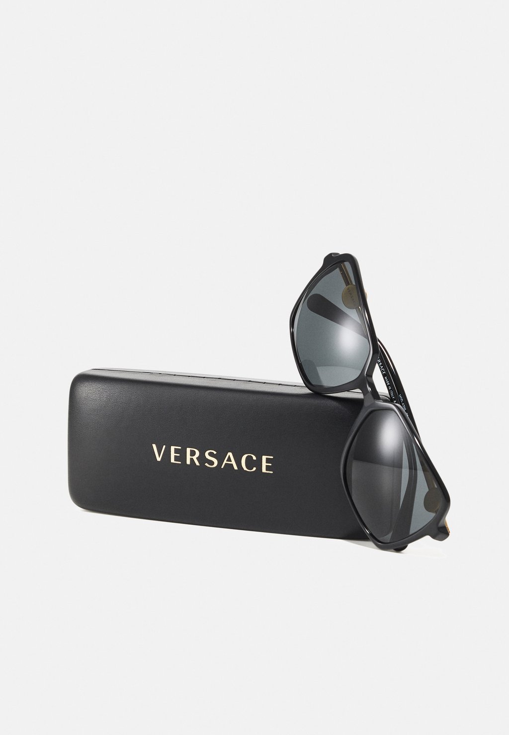 Солнцезащитные очки Versace, черный
Солнцезащитные очки Versace, черный