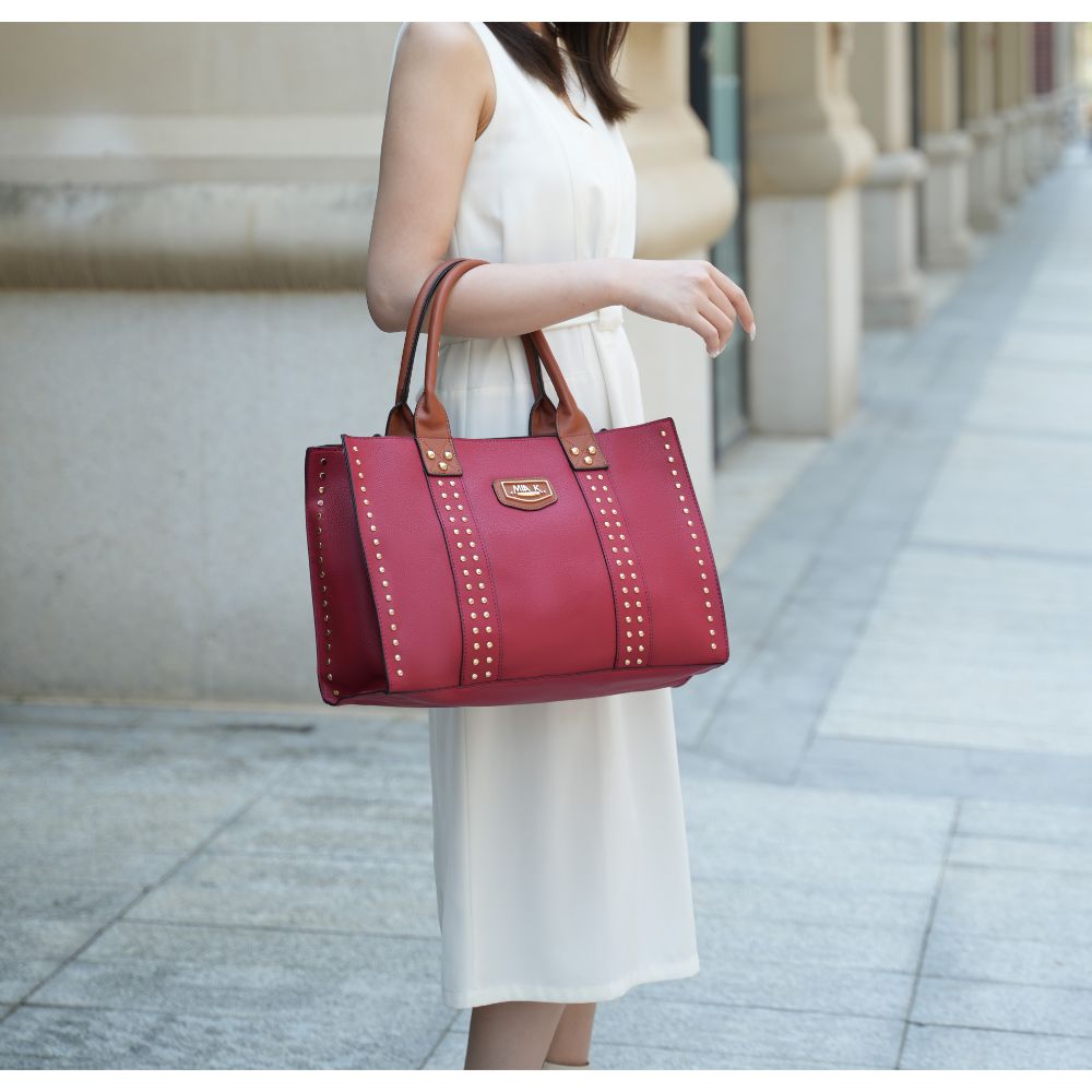 Женская сумка-тоут Davina из веганской кожи с кошельком MKF Collection By Mia K., цвет cognac
Женская сумка-тоут Davina из веганской кожи с кошельком MKF Collection By Mia K., цвет cognac