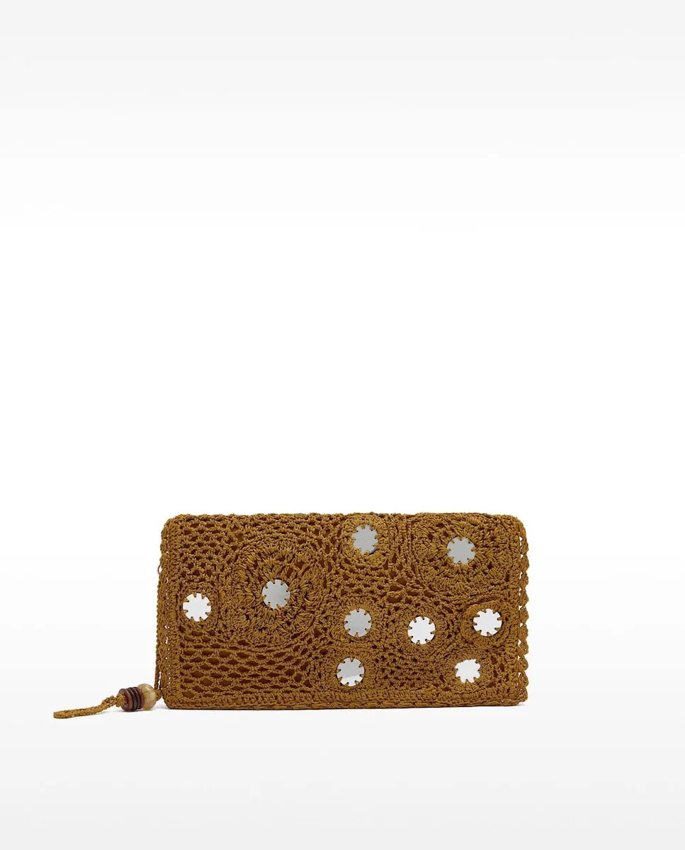 Вечерняя сумка с зеркальными деталями и магнитной застежкой Parfois, песочный
Вечерняя сумка с зеркальными деталями и магнитной застежкой Parfois, песочный