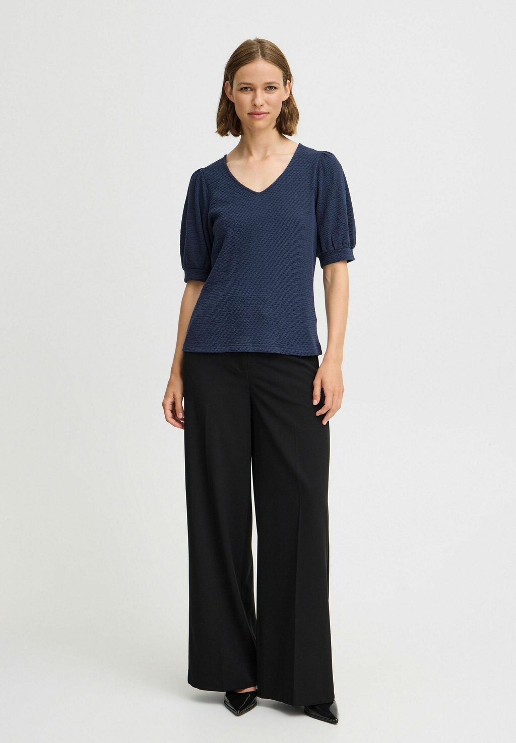 Базовая футболка PHILLINE b.young, синий
Базовая футболка PHILLINE b.young, синий