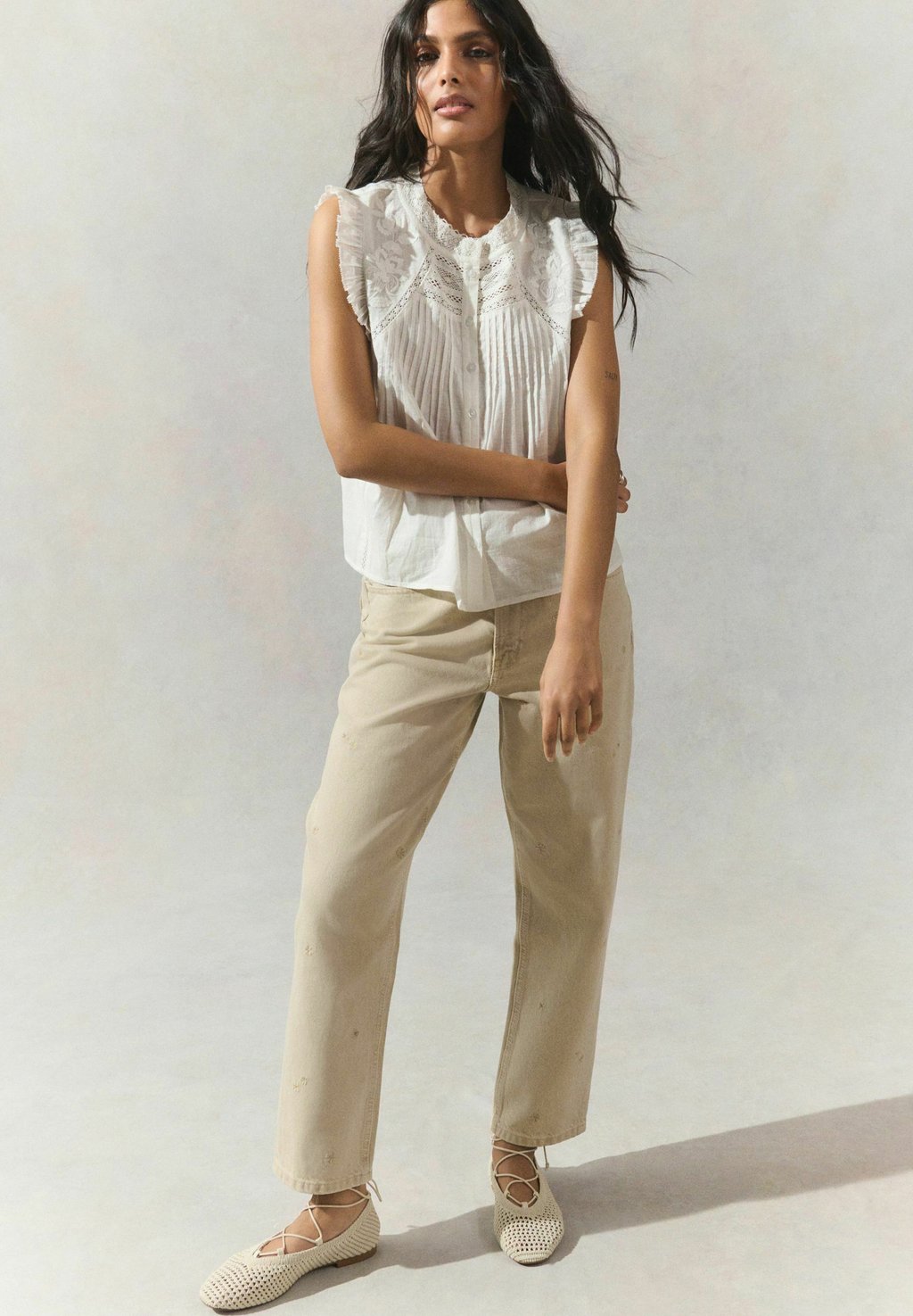 Зауженные джинсы Next, бежевый
Зауженные джинсы Next, бежевый