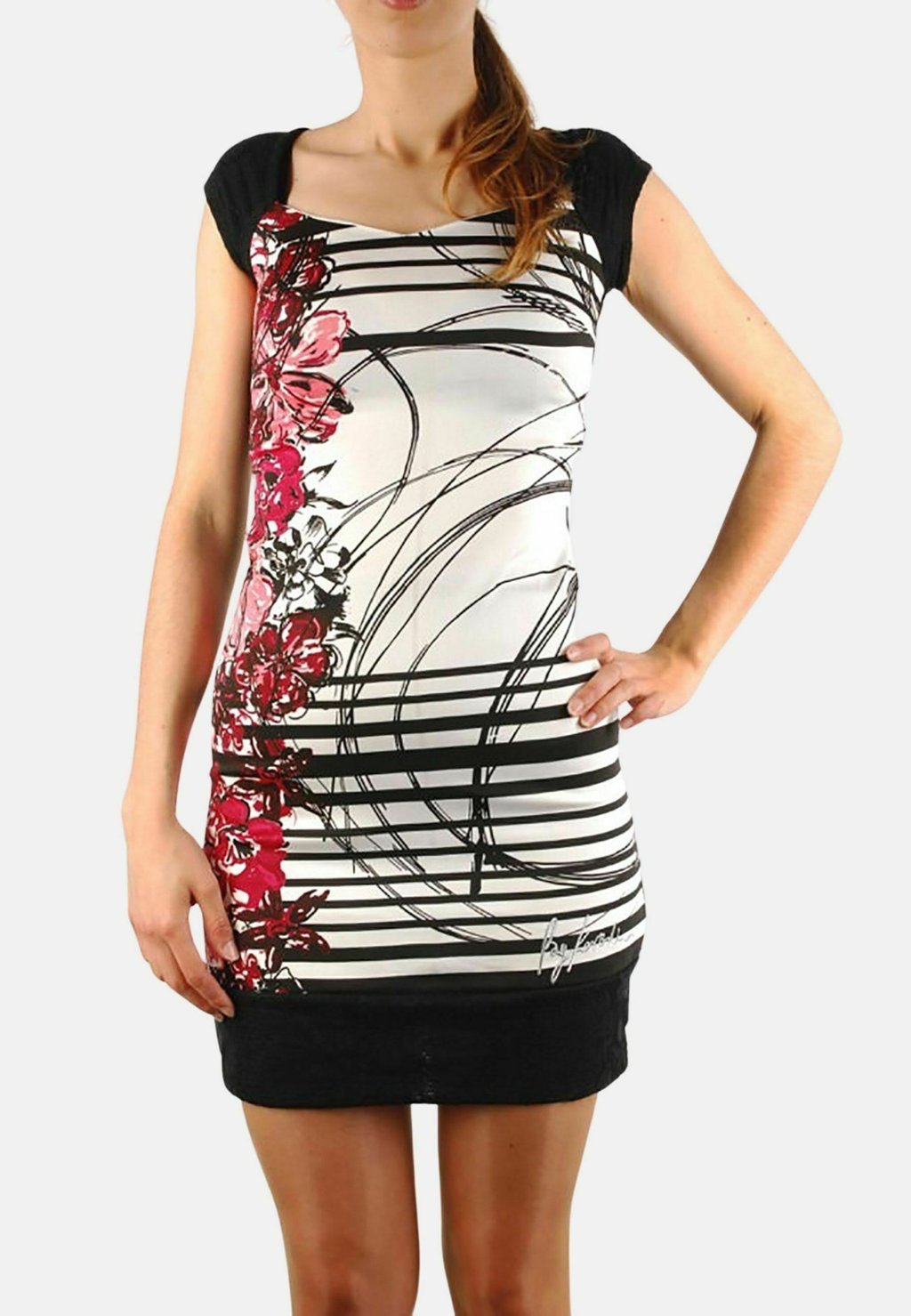 Платье-футляр WITH BLONDE Koroshi, белый
Платье-футляр WITH BLONDE Koroshi, белый