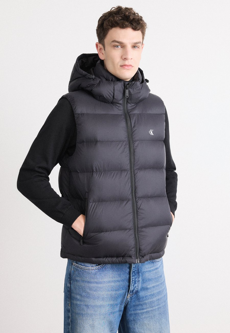 Куртка Calvin Klein Jeans ZIP OFF HOOD, Black
Куртка Calvin Klein Jeans ZIP OFF HOOD, Black