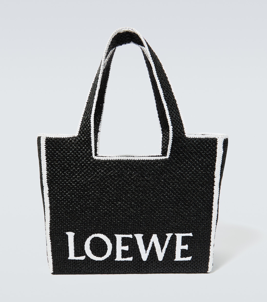 Большая сумка-шопер из рафии с логотипом Loewe, черный
Большая сумка-шопер из рафии с логотипом Loewe, черный