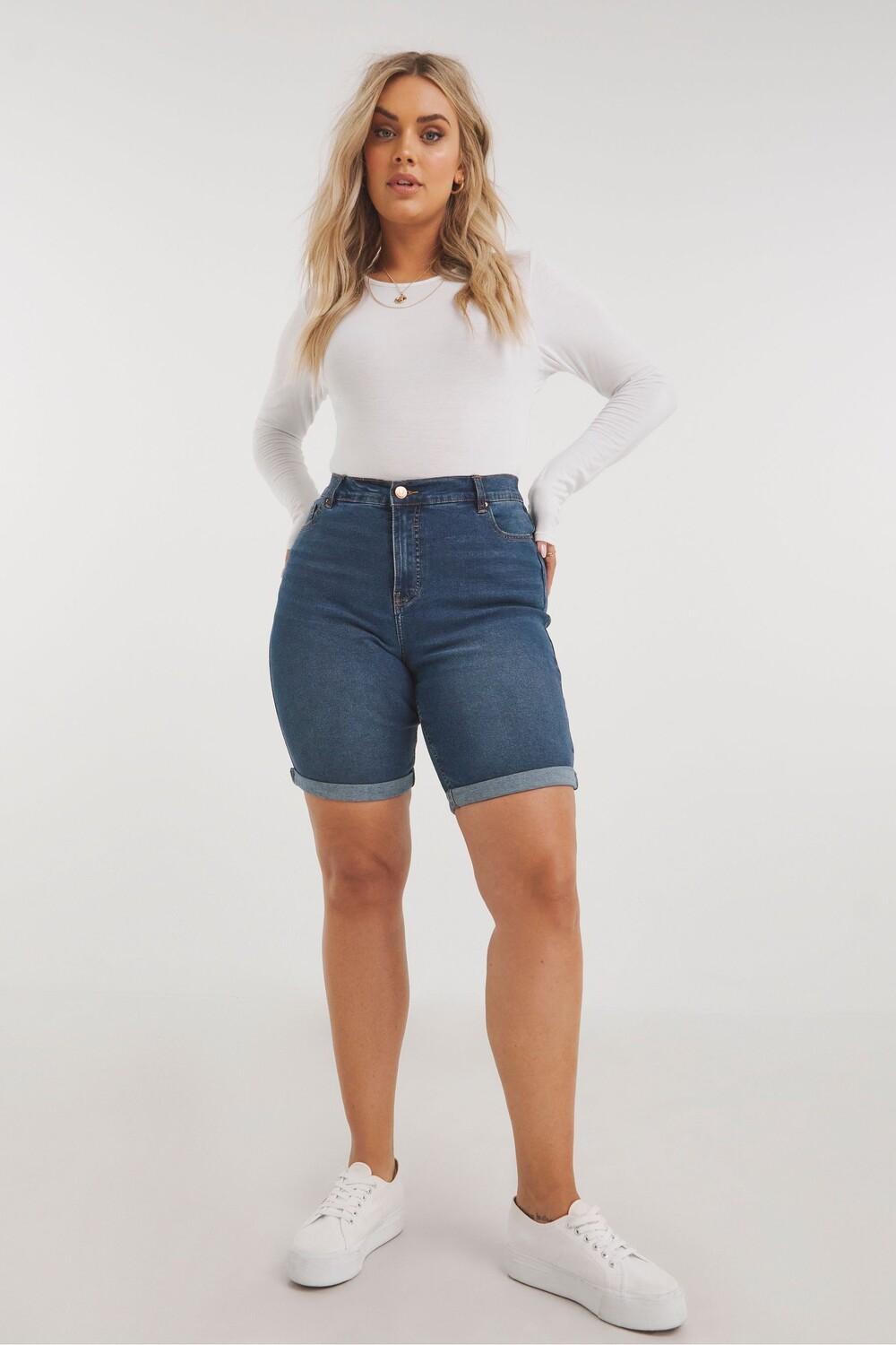 Синие шорты до колена 24/7 в винтажном стиле Simply Be, синий
Синие шорты до колена 24/7 в винтажном стиле Simply Be, синий