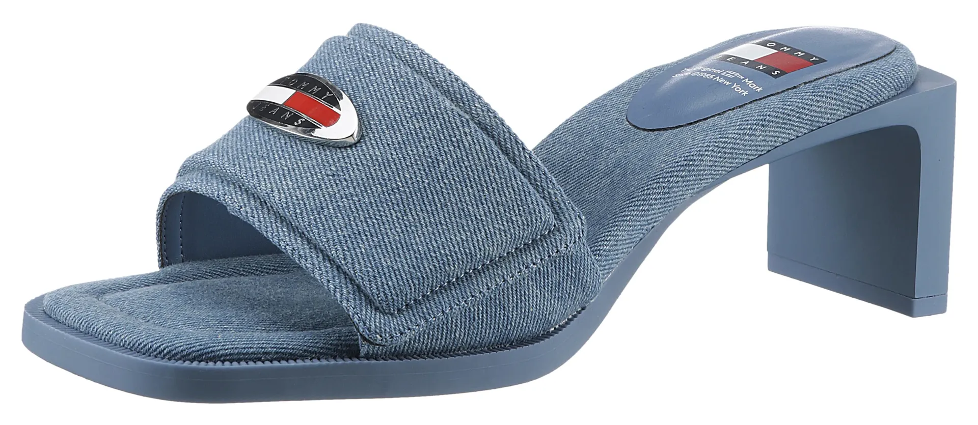 Мюли Tommy Jeans "THE SOHO HEEL DENIM", модная обувь для вечеринок, летняя обувь с широкой повязкой и застежкой-липучкой, джинсовый
Мюли Tommy Jeans "THE SOHO HEEL DENIM", модная обувь для вечеринок, летняя обувь с широкой повязкой и застежкой-липучкой, джинсовый