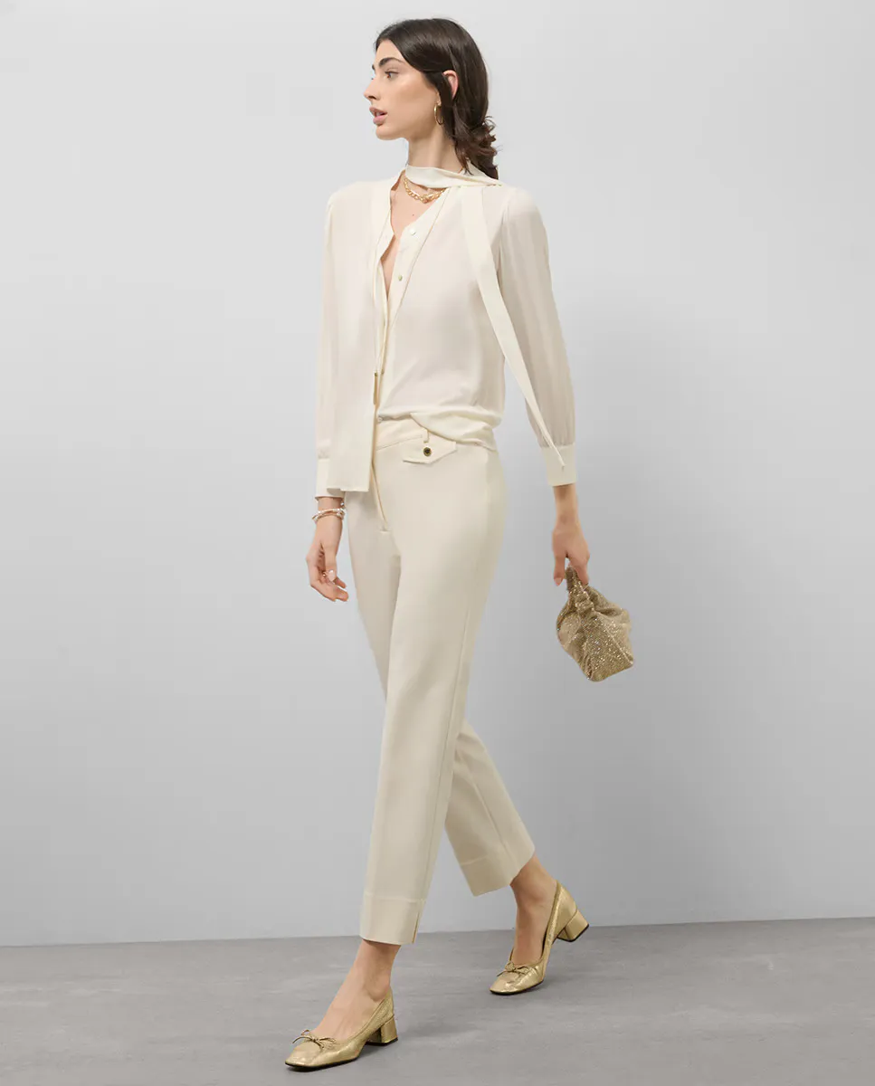 Женская блузка свободного кроя с бантом на шее Roberto Verino, цвет Crudo
Женская блузка свободного кроя с бантом на шее Roberto Verino, цвет Crudo