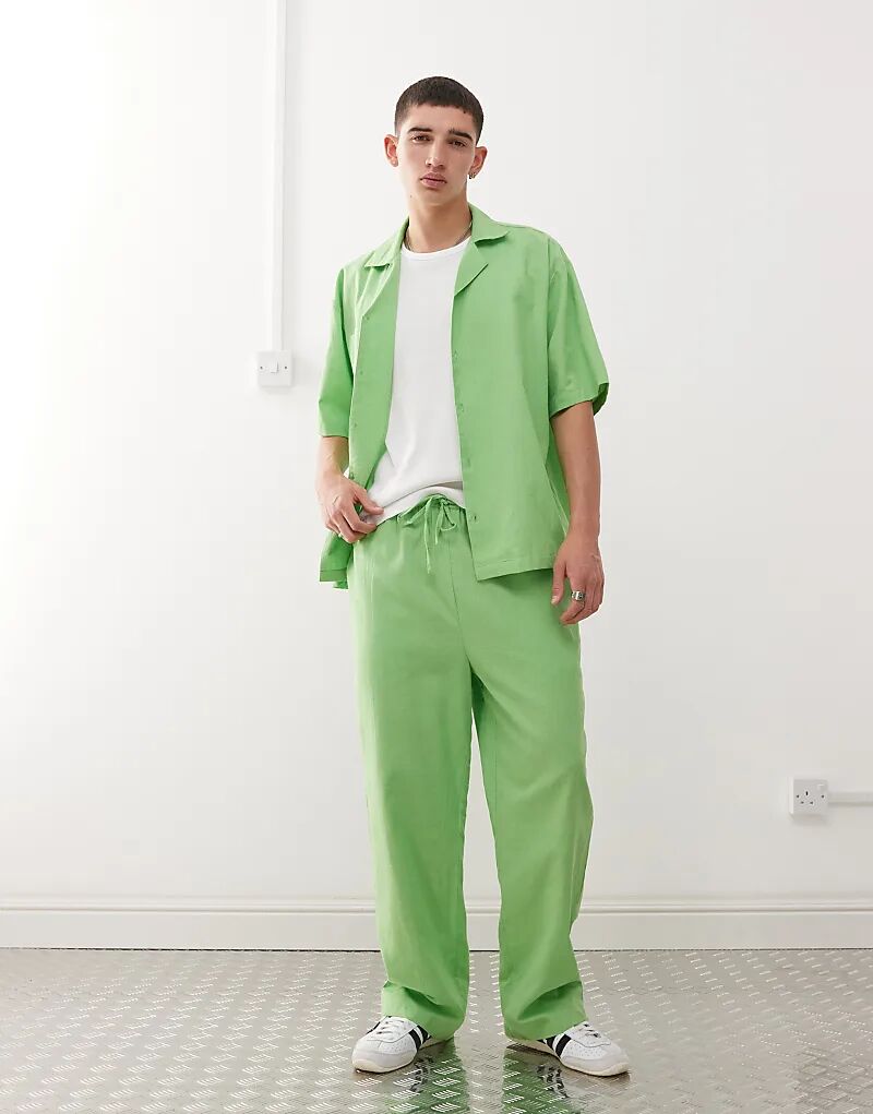 Текстурированные тканые брюки COLLUSION светло-зеленого цвета
Текстурированные тканые брюки COLLUSION светло-зеленого цвета