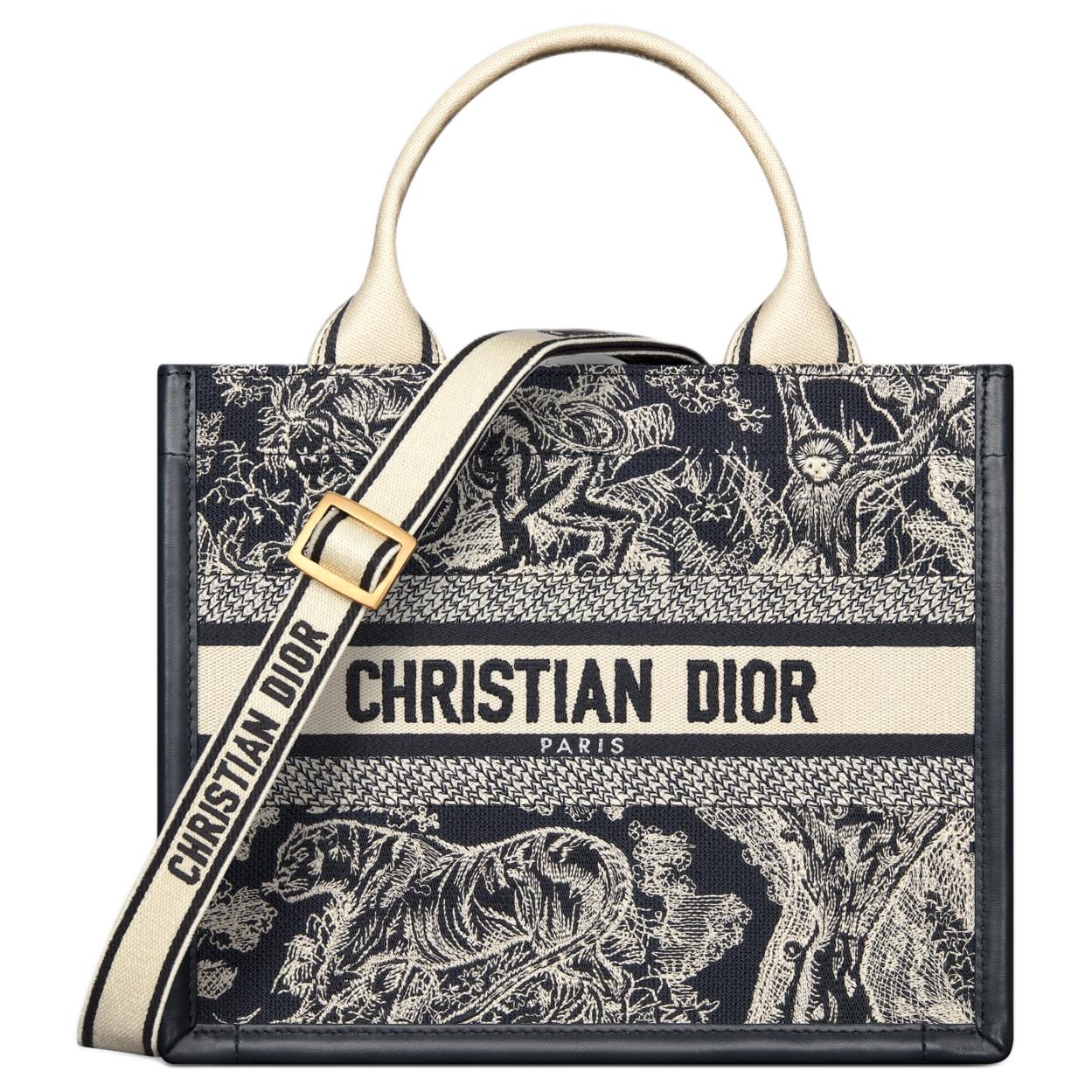 DIOR Сумка-шоппер из телячьей кожи
DIOR Сумка-шоппер из телячьей кожи