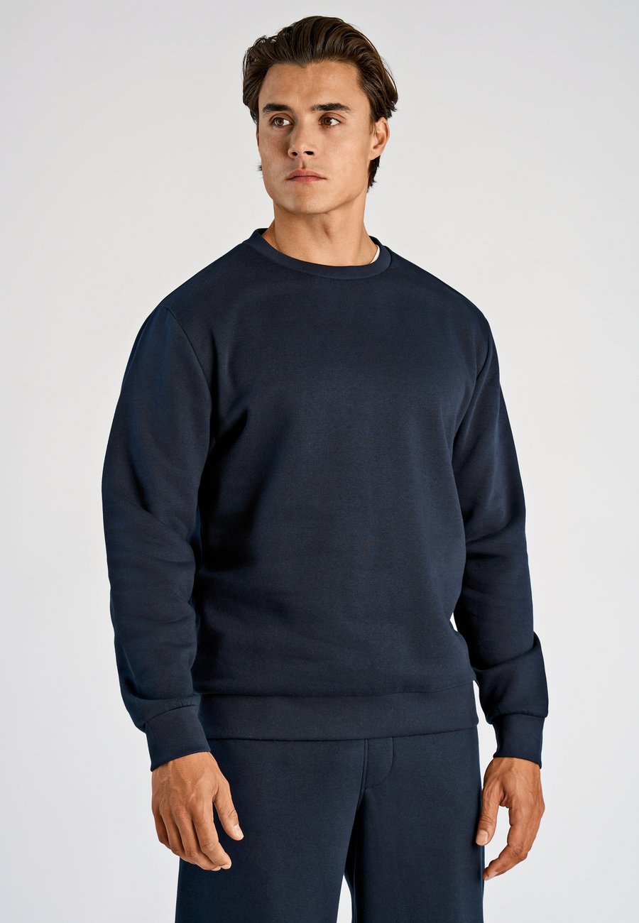 Толстовка Lindbergh O-NECK , Navy/Dark Blue
Толстовка Lindbergh O-NECK , Navy/Dark Blue