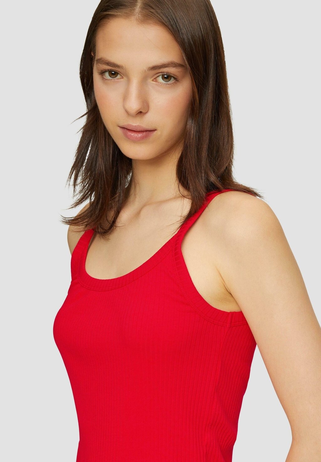 Топ SLIM-FIT QS, красный
Топ SLIM-FIT QS, красный