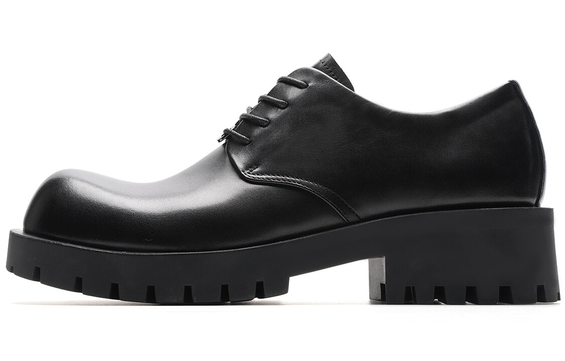 Туфли мужские низкие черный Trumppipe
Туфли мужские низкие черный Trumppipe